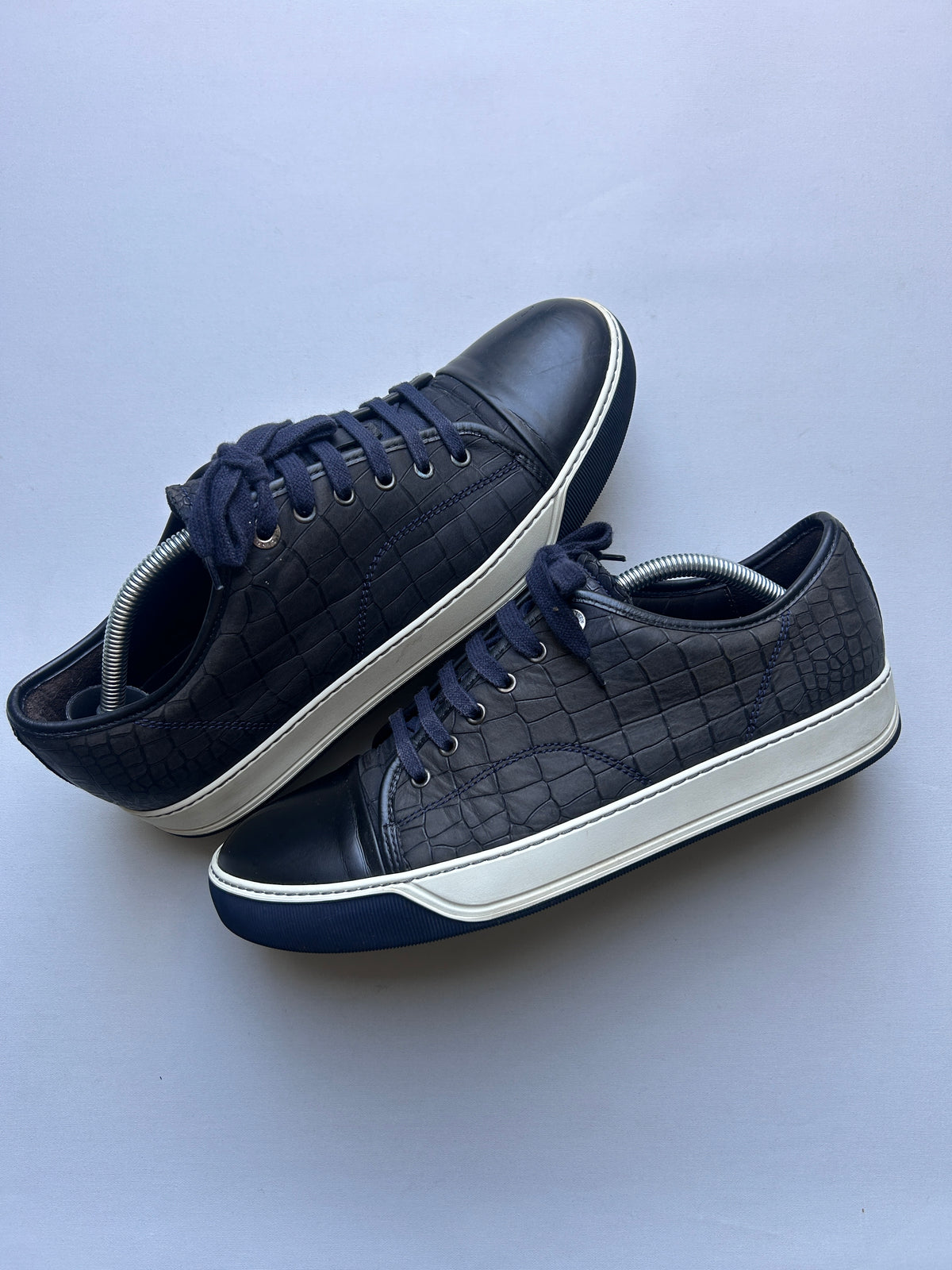 LANVIN DBB1 NAVY CROCSKIN (44EU)