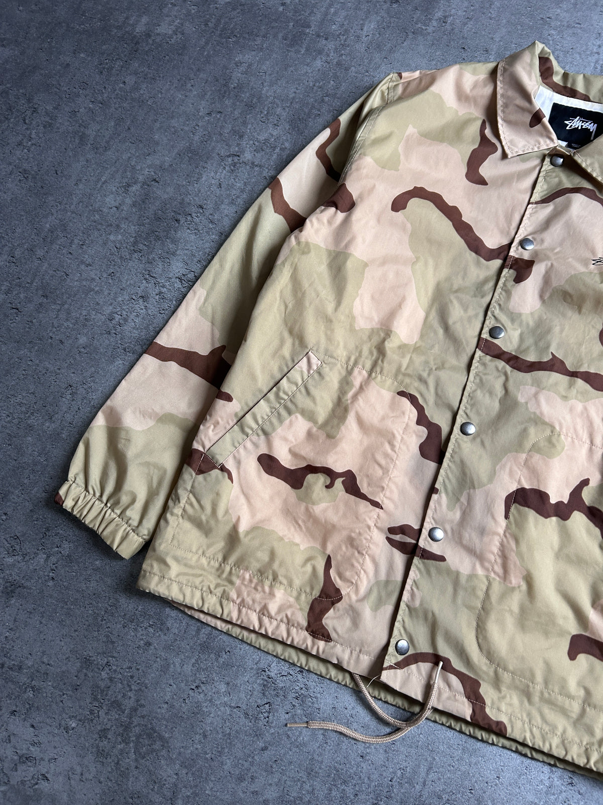 STÜSSY DESERT CAMO COACH JACKET (M)