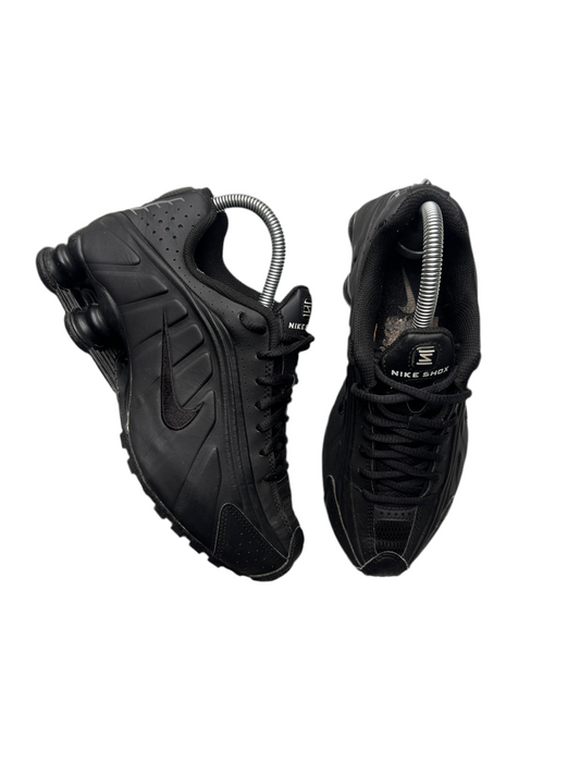 NIKE SHOX R4 “TRIPLE BLACK” 37,5EU