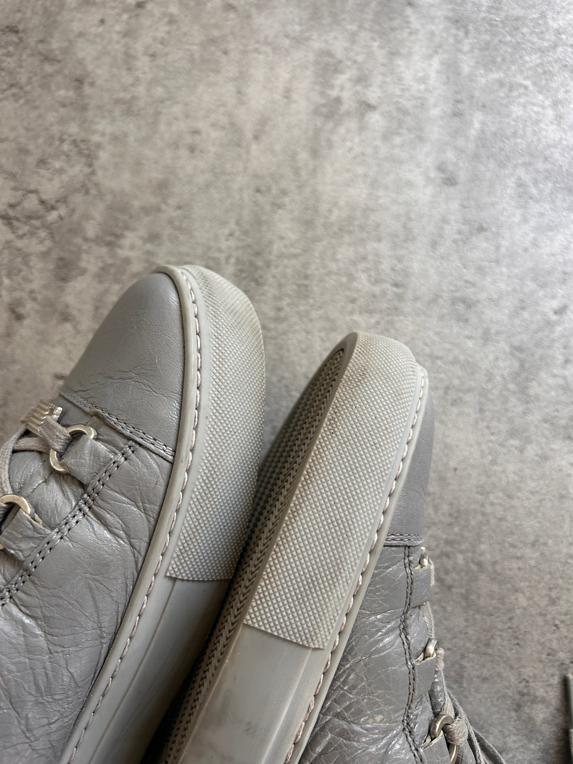 BALENCIAGA ARENA LOWS “43EU”
