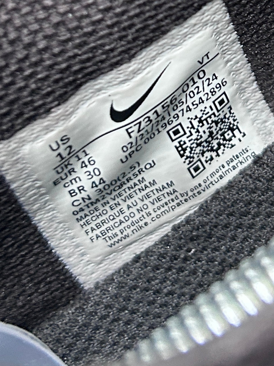 AIR MAX 2013 “TRIPLE BLACK” 46EU