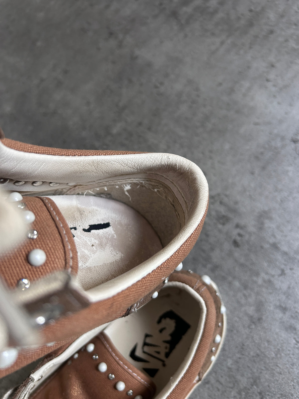 VANS OLD SKOOL LX 36 BROWN (42.5)