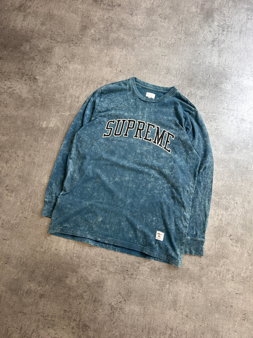 SUPREME ACID WASH LONGSLEEVE (XL)