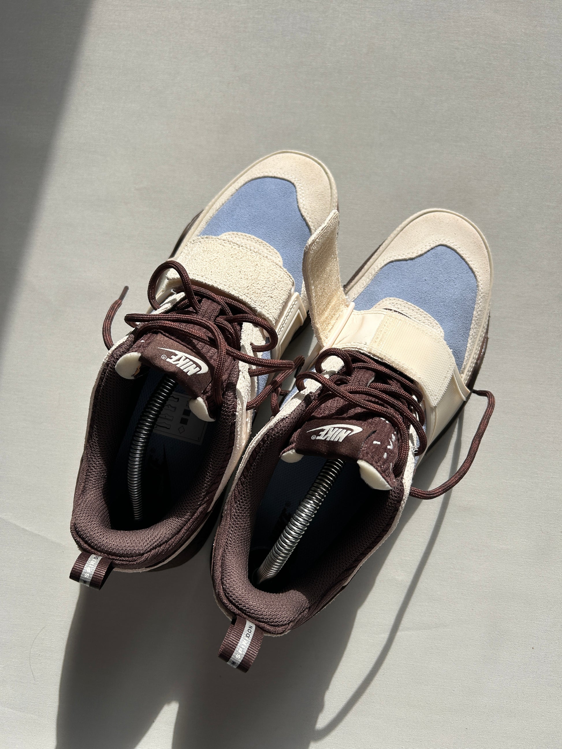 NIKE ZOOM FIELD JAXX X TRAVIS SCOTT (43EU)