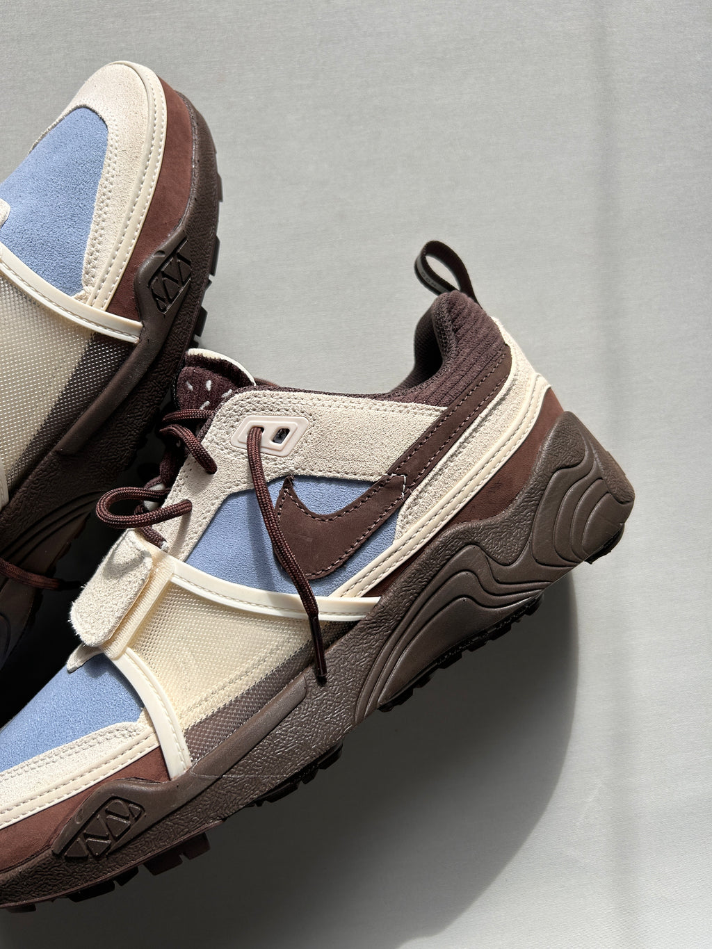 NIKE ZOOM FIELD JAXX X TRAVIS SCOTT (43EU)