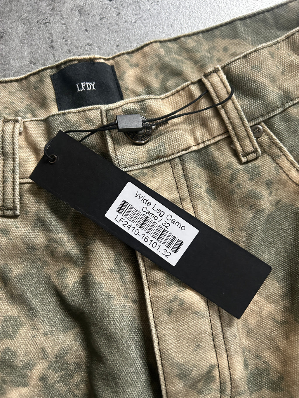 LFDY CAMO JEANS (M/W32)