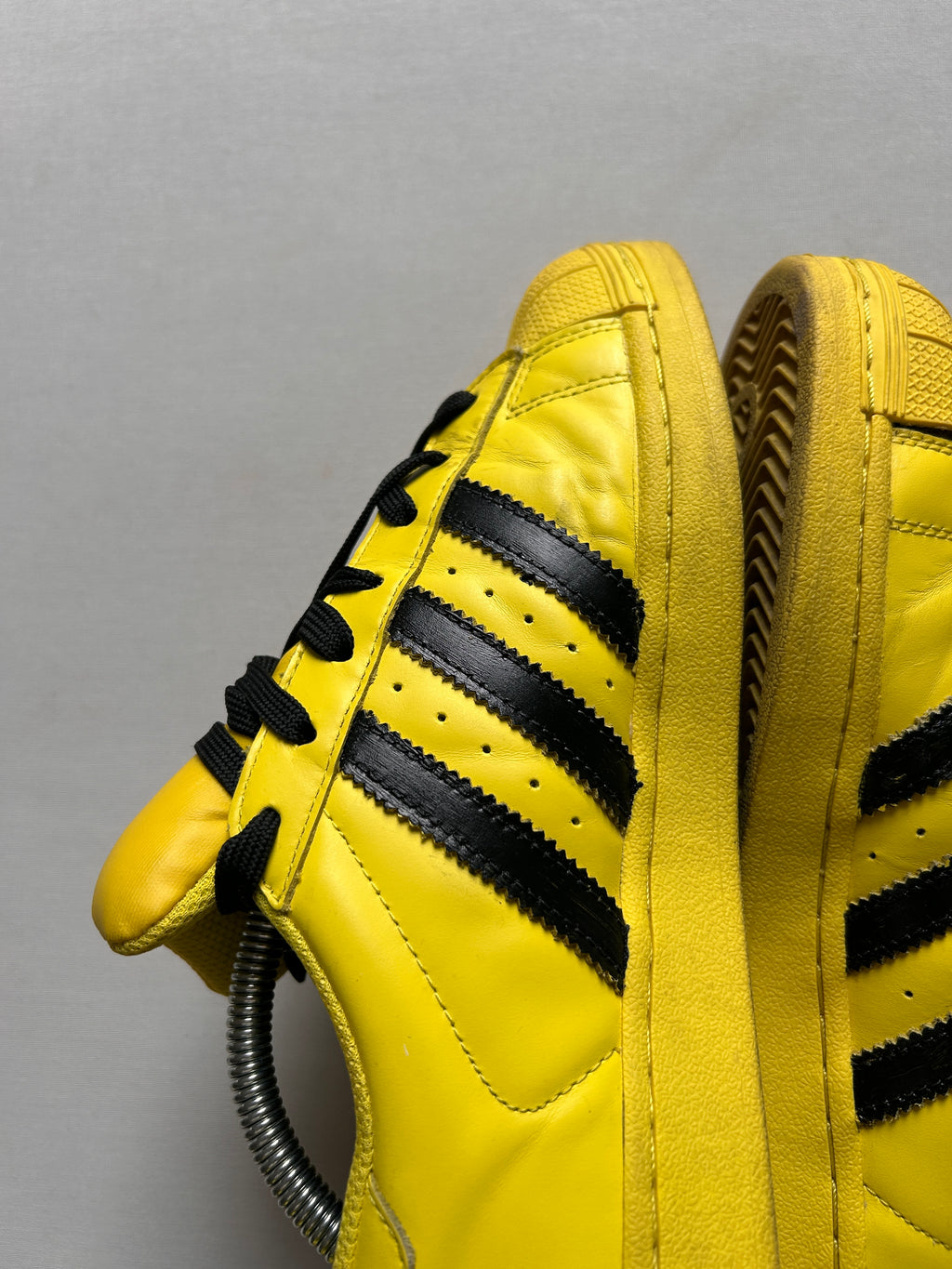 ADIDAS SUPERSTAR X PHARELL CUSTOM “YELLOW” 42EU