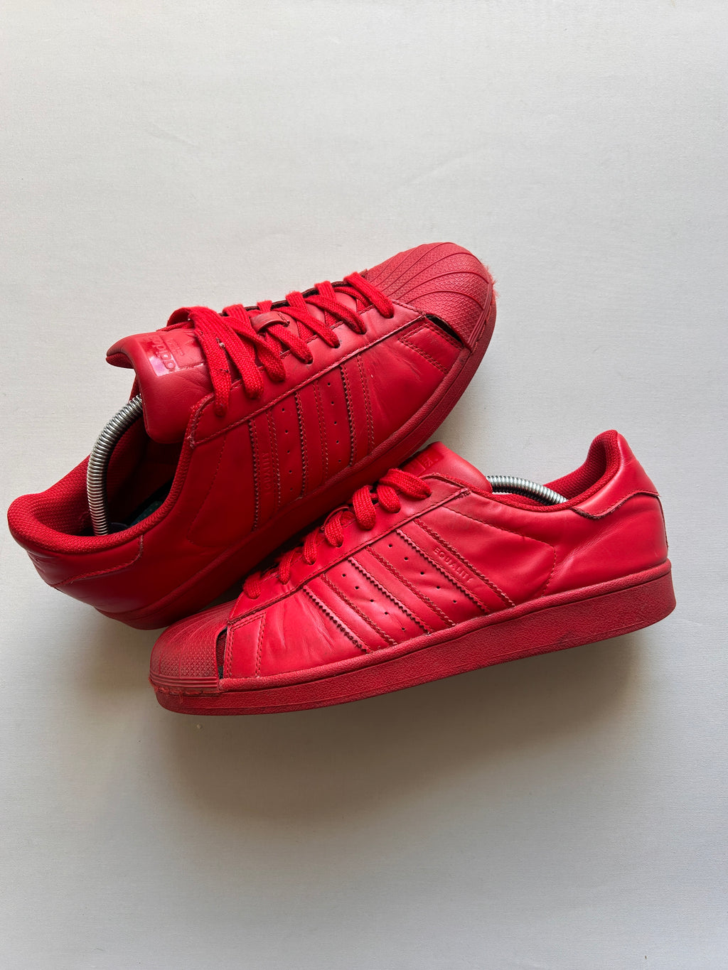 ADIDAS SUPERSTAR X PHARELL (44EU)