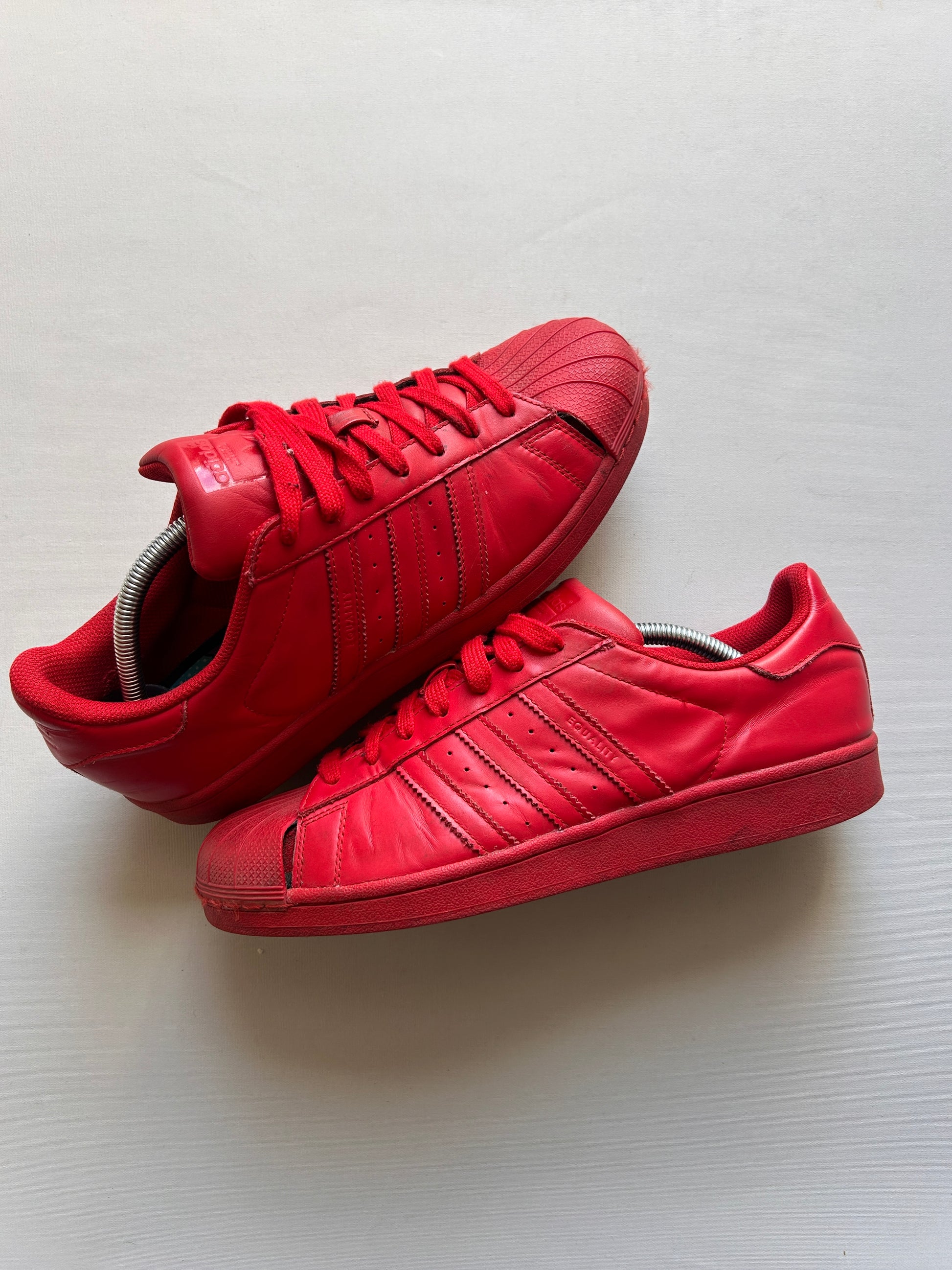 ADIDAS SUPERSTAR X PHARELL (44EU)