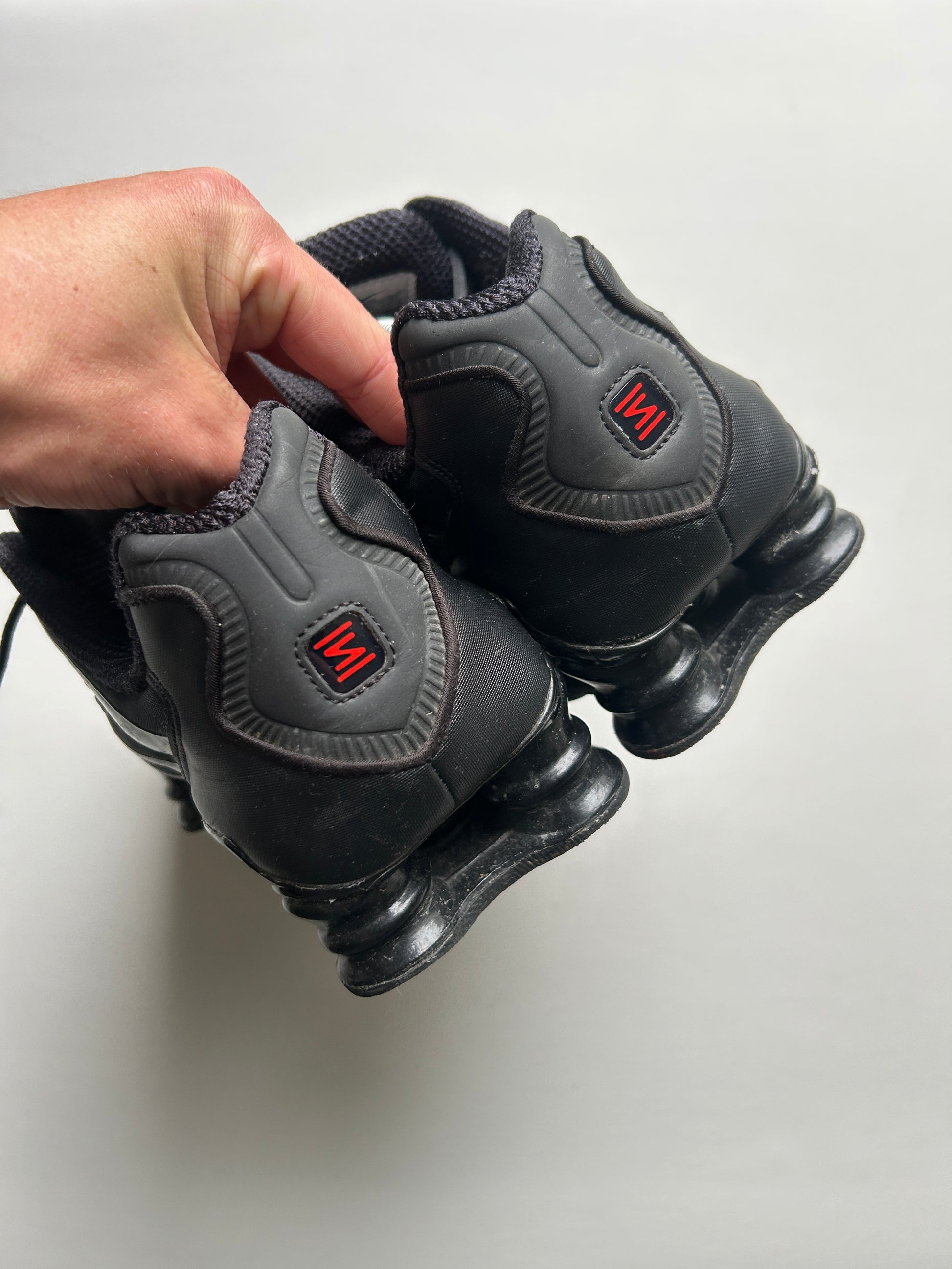 NIKE SHOX TL “ALL BLACK” 45,5EU