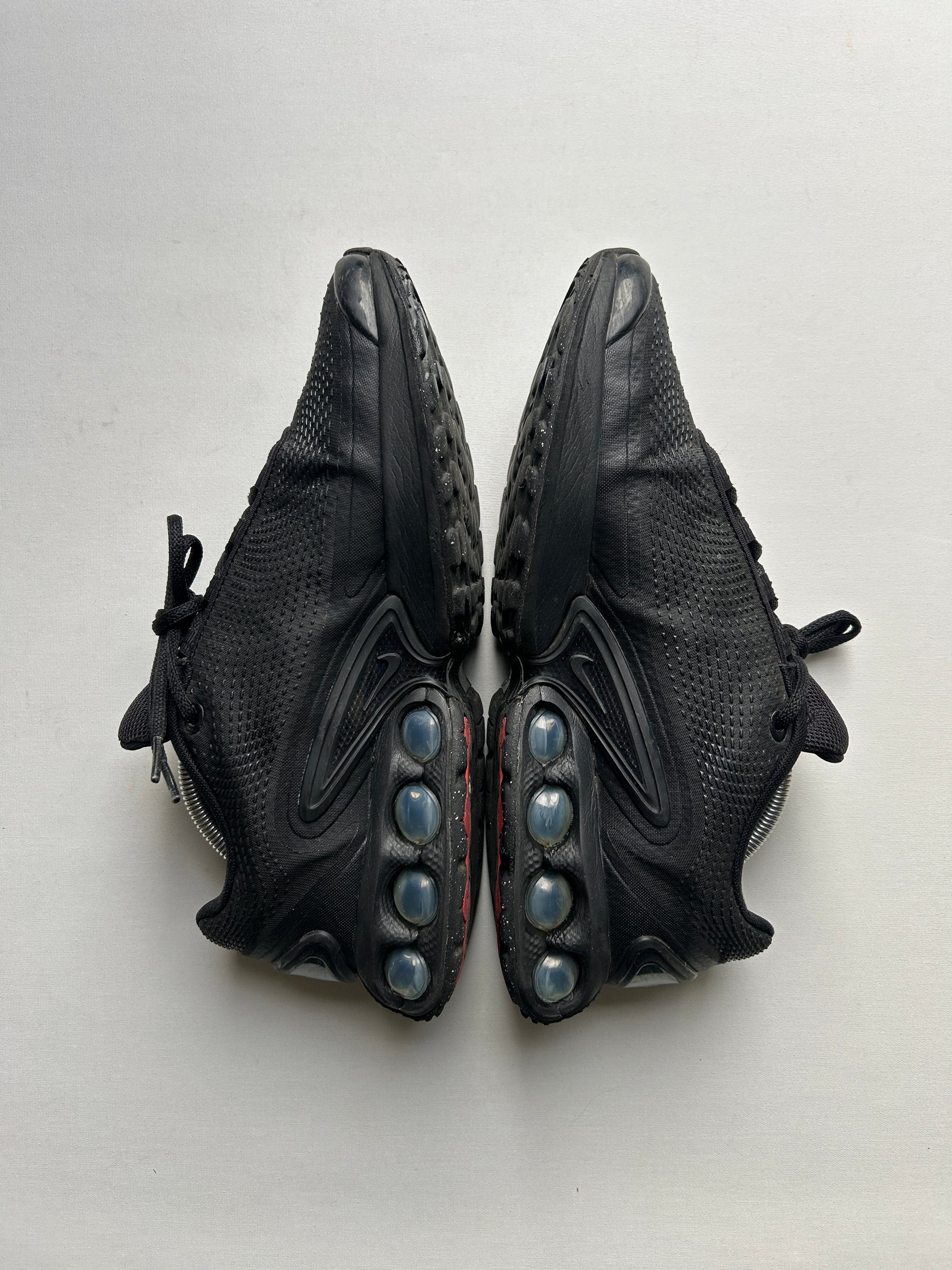 AIR MAX DN “ALL BLACK” 43EU