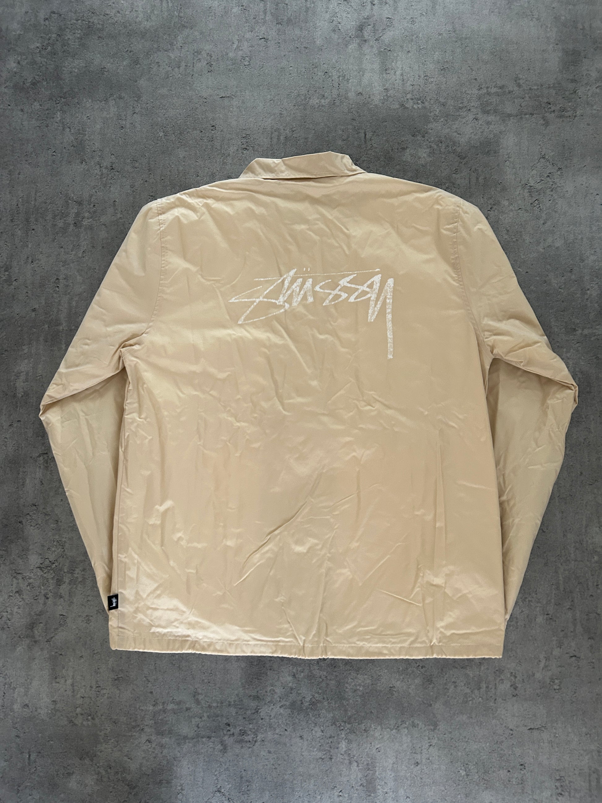 STÜSSY COACH JAKKE “ALMOND” (L)