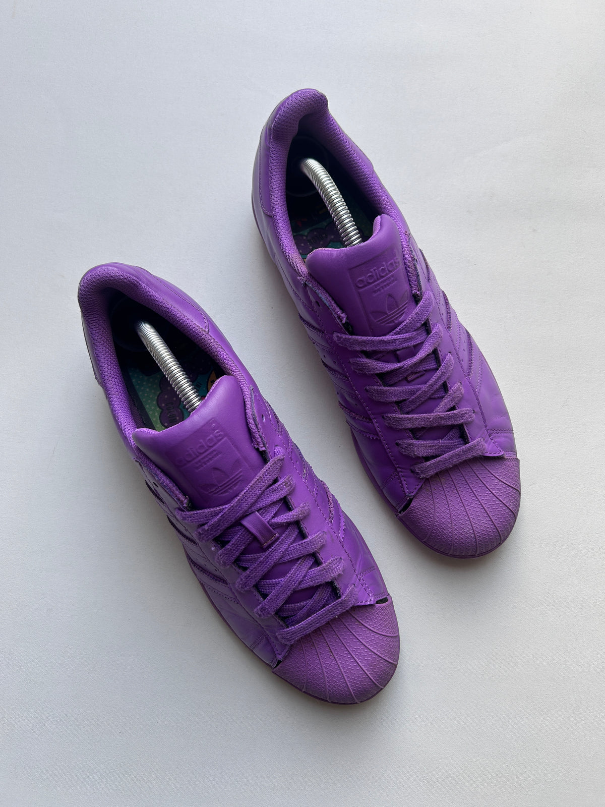PHARELL SUPERSTAR PURPLE (43EU)