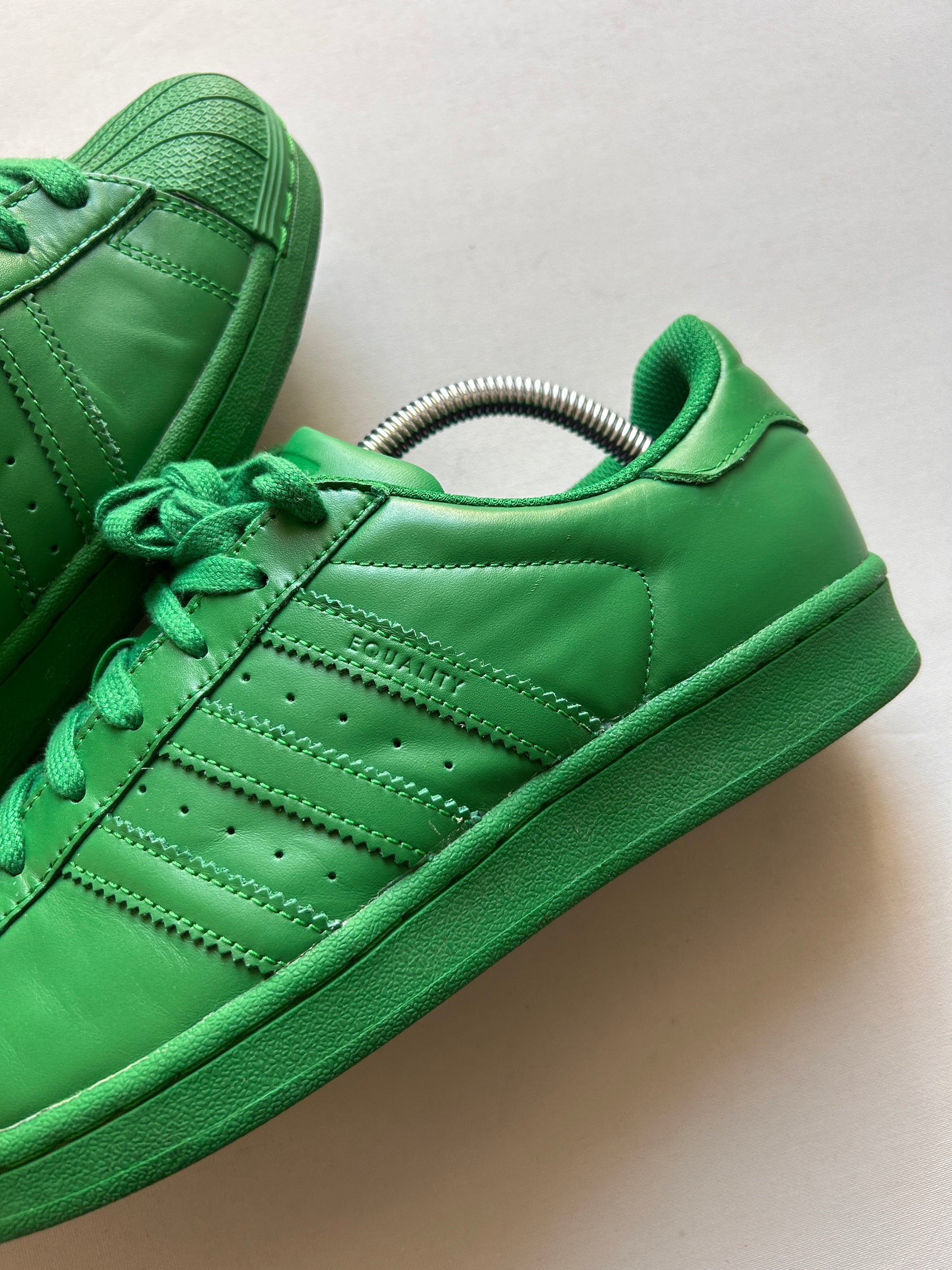 ADIDAS SUPERSTAR X PHARELL (42EU)