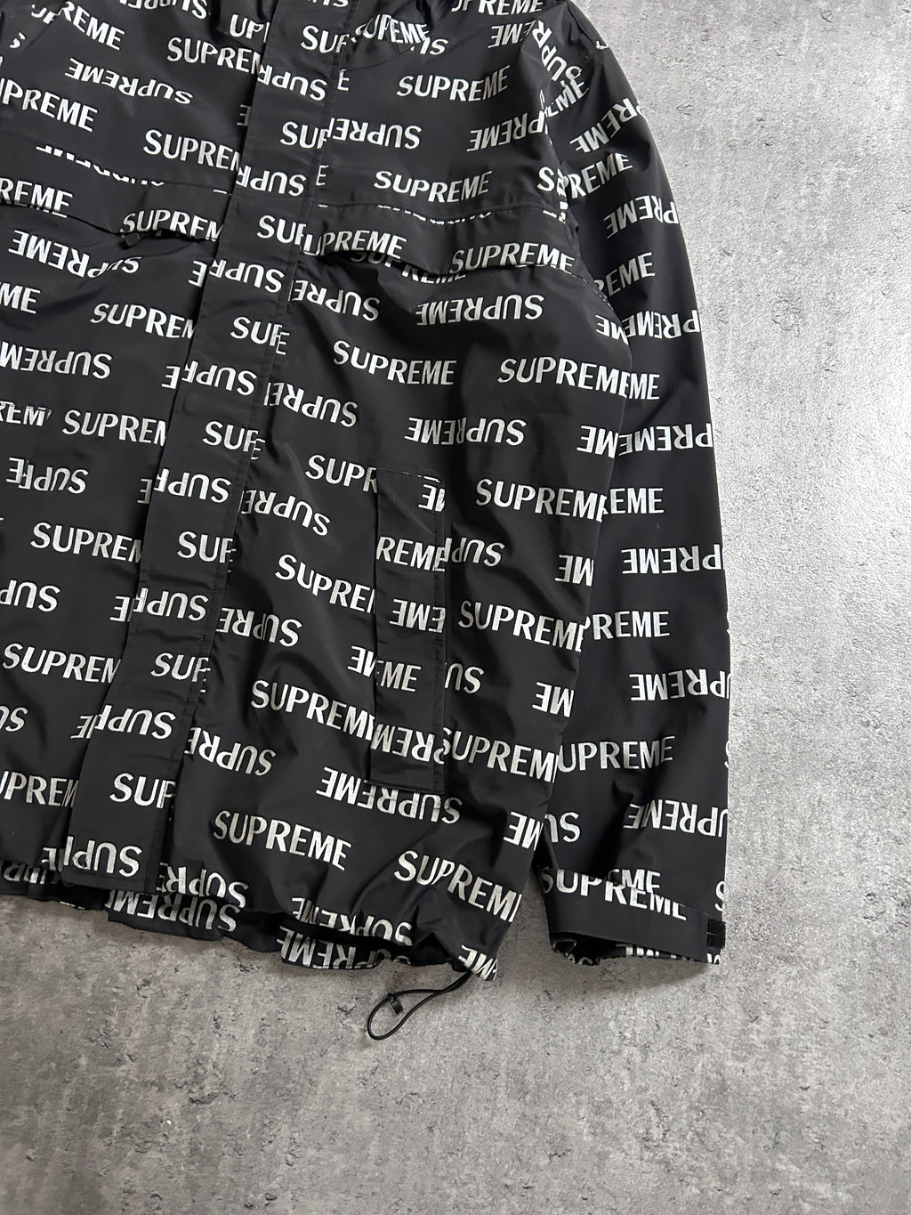 SUPREME REPEAT REFLECTIVE JACKET (XL)