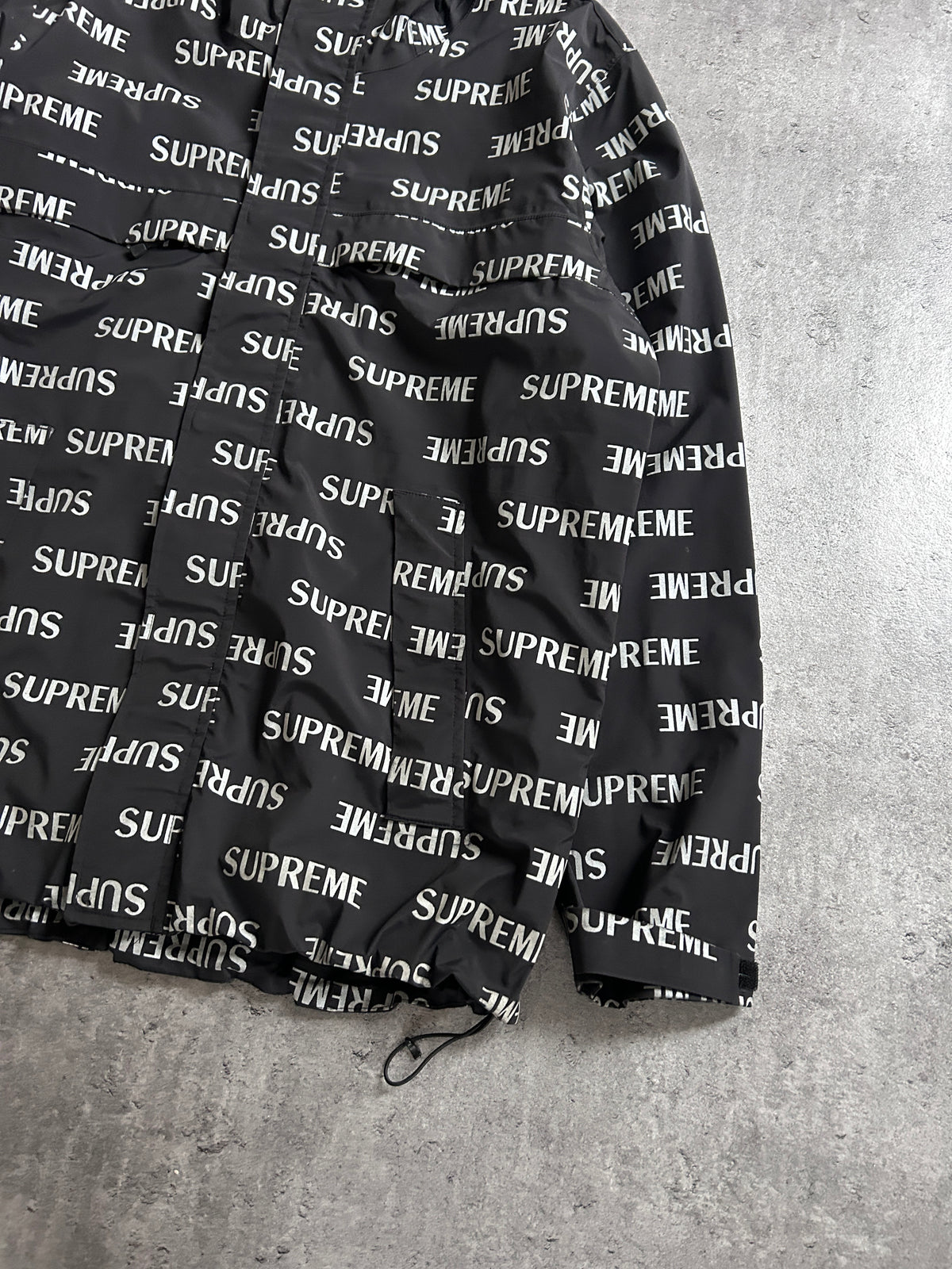 SUPREME REPEAT REFLECTIVE JACKET (XL)