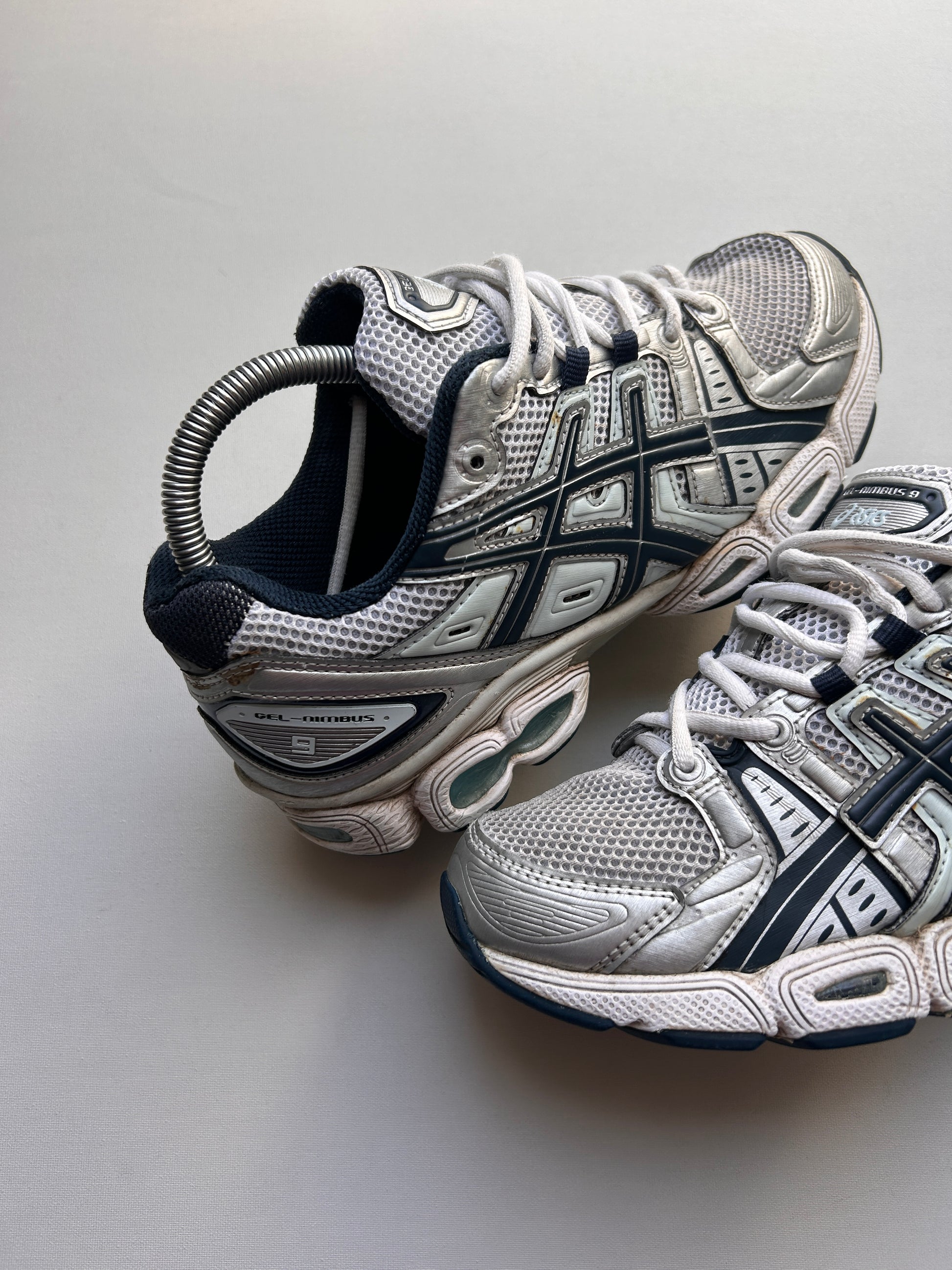 ASICS GEL NIMBUS “CHROME/BLUE” 39,5EU