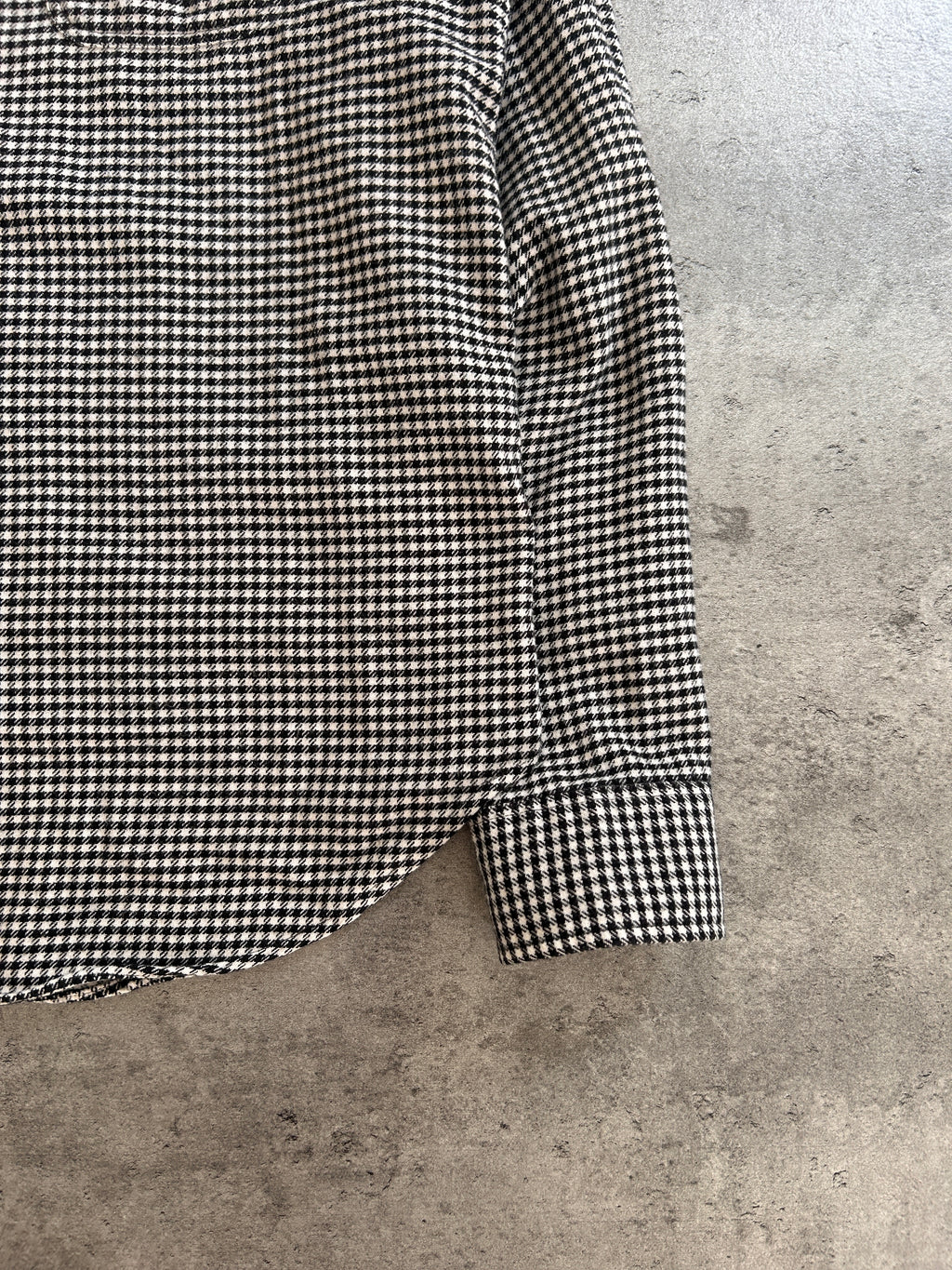 SUPREME HOUNDSTOOTH FLANNEL (M)