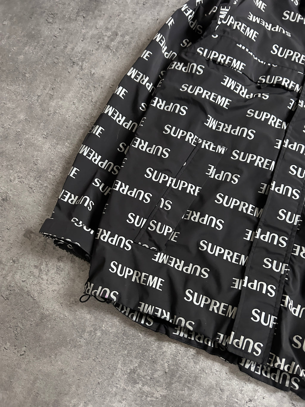 SUPREME REPEAT REFLECTIVE JACKET (XL)