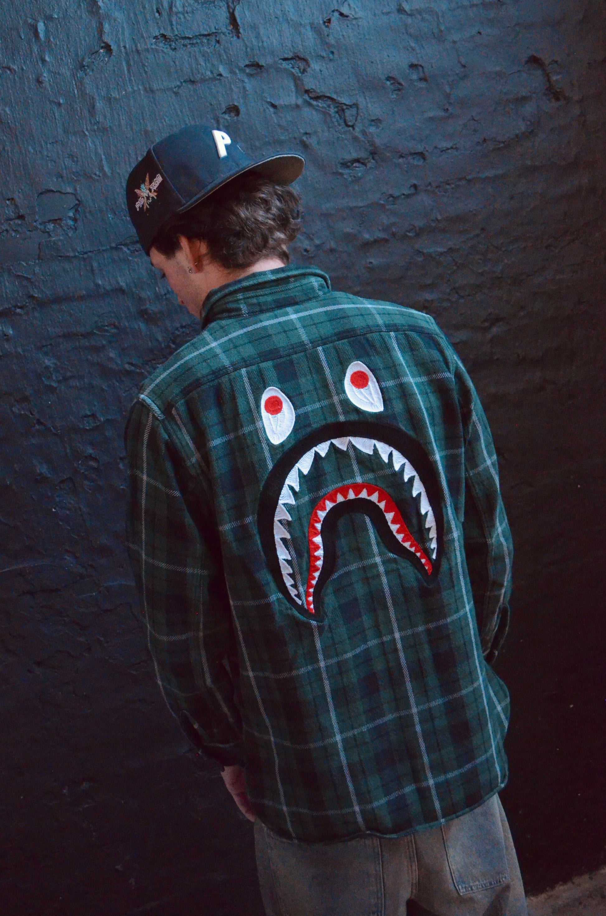 A BATHING APE SHARK FLANNEL (M)
