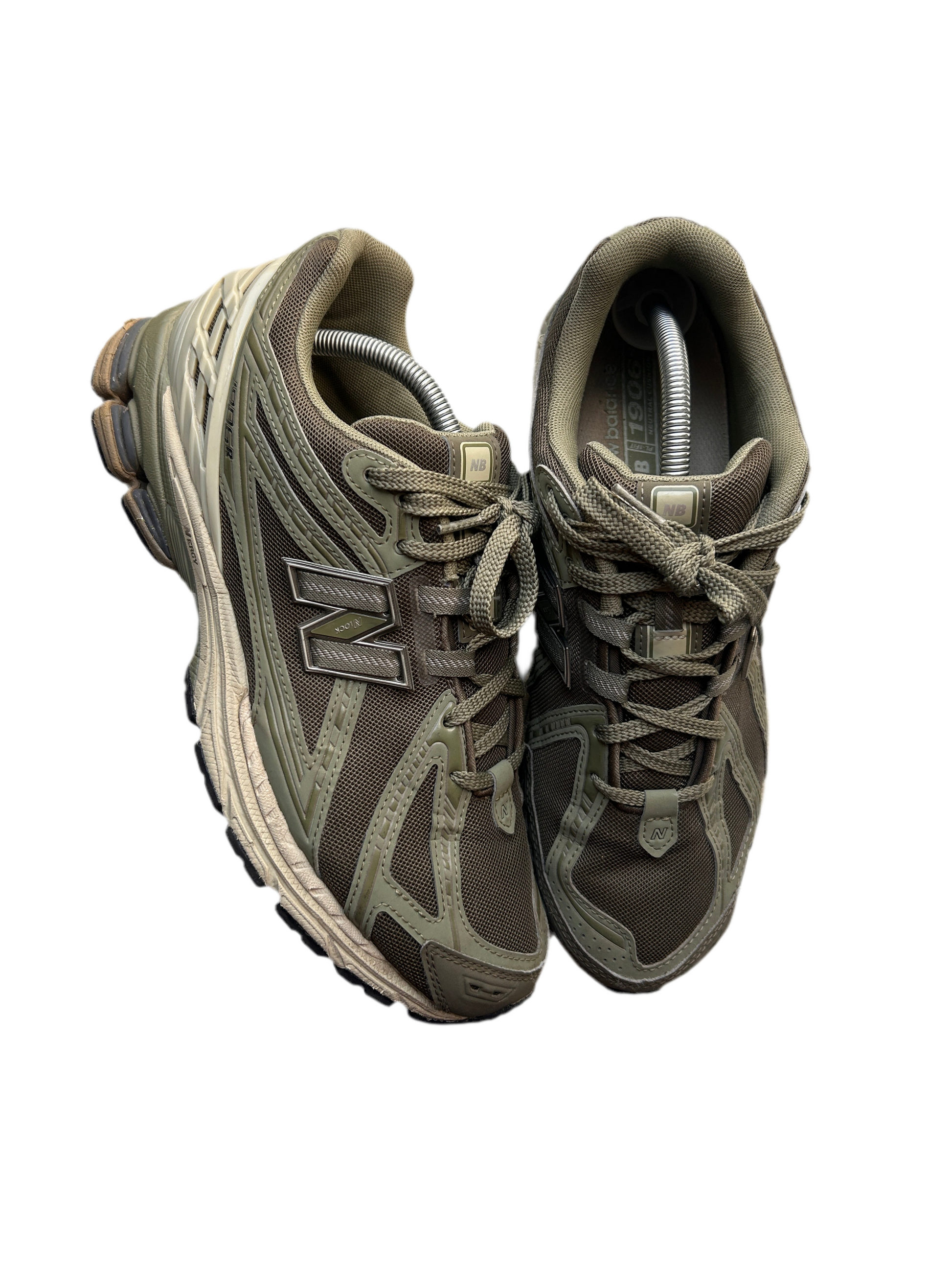 NB1906R “OLIVE” 45EU