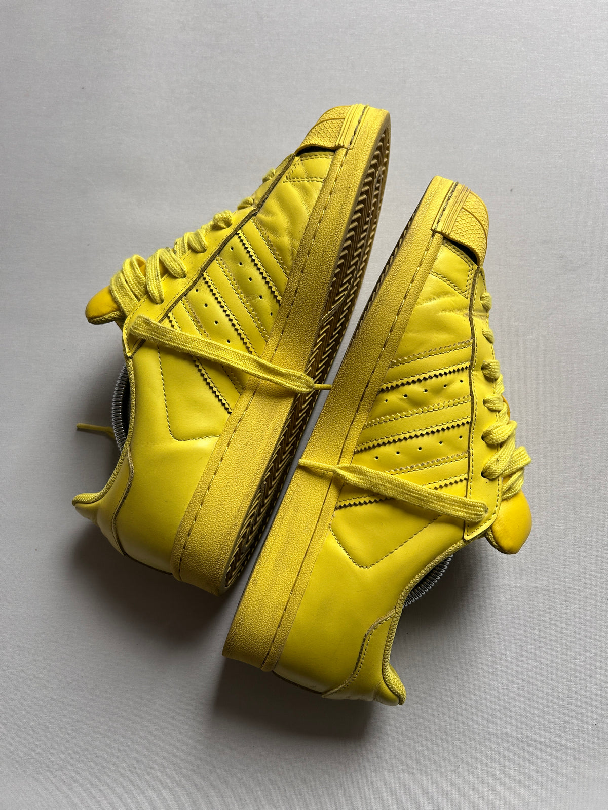 ADIDAS SUPERSTAR X PHARELL “YELLOW” (42,5EU)