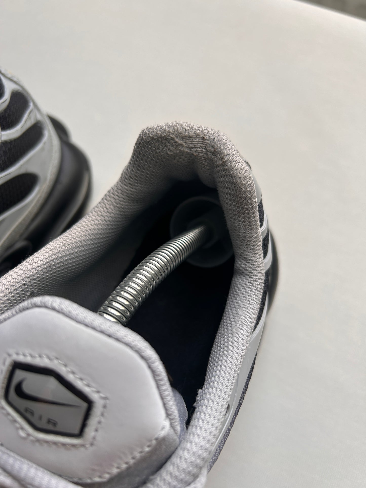 AIR MAX PLUS “GREY PICANTE RED” 45EU