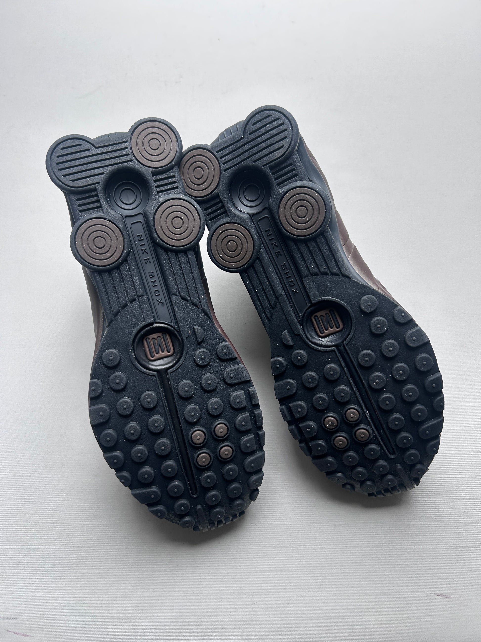 NIKE SHOX R4 “OFF NOIR” 44EU