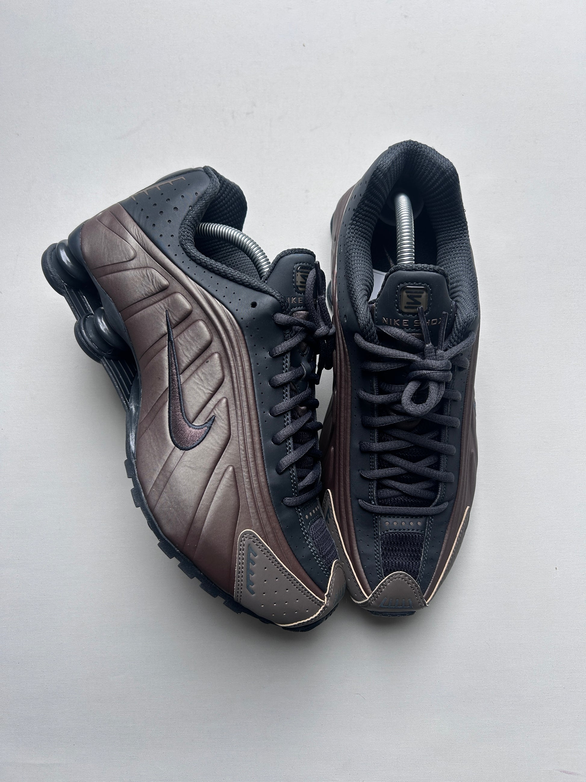 NIKE SHOX R4 “OFF NOIR” 44EU