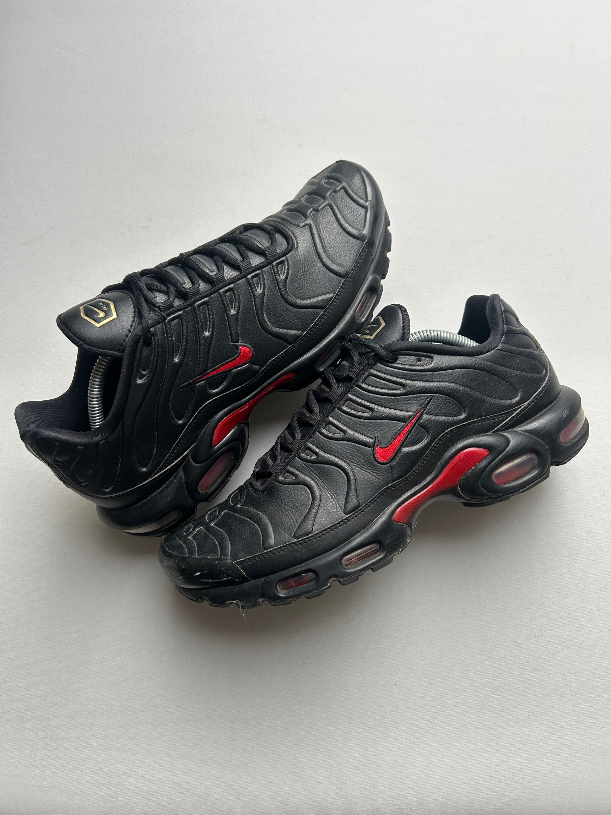 AIR MAX PLUS LTHR “BRED” 45EU