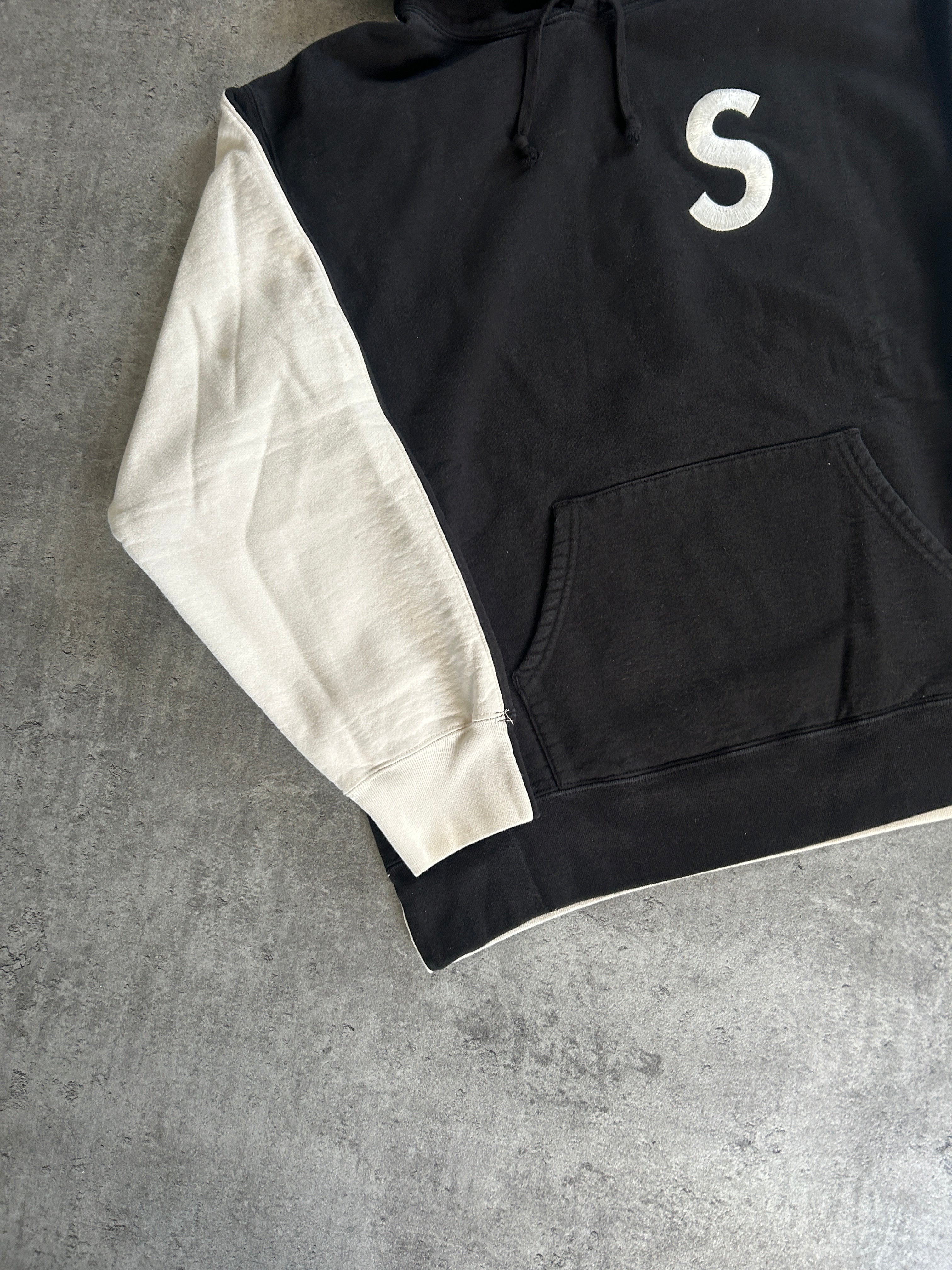 SUPREME S LOGO SPLIT HOODIE FW21 (L) – Kicksweep