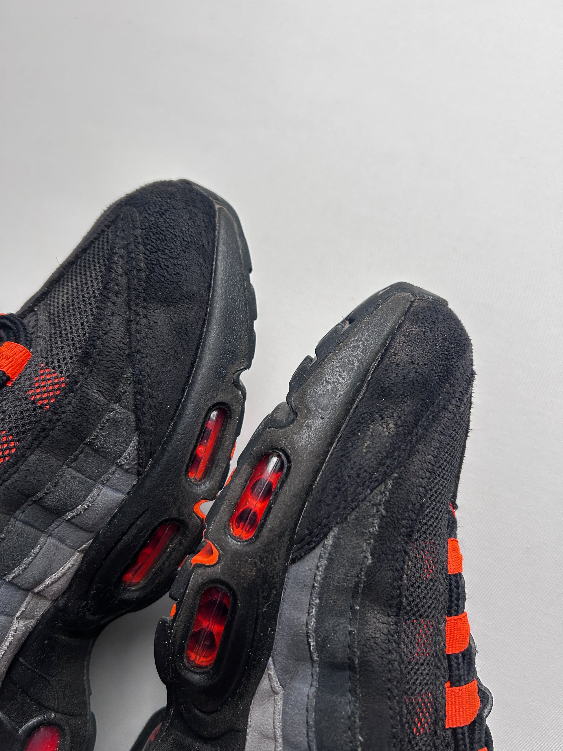 AIR MAX 95 “BLACK CRIMSON” 43EU