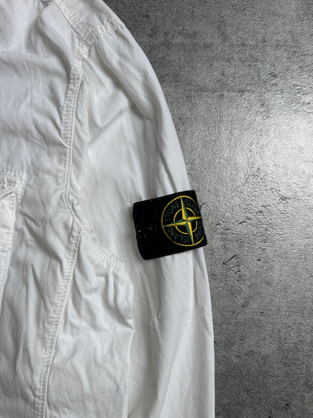 STONE ISLAND OVERSHIRT WHITE (L)