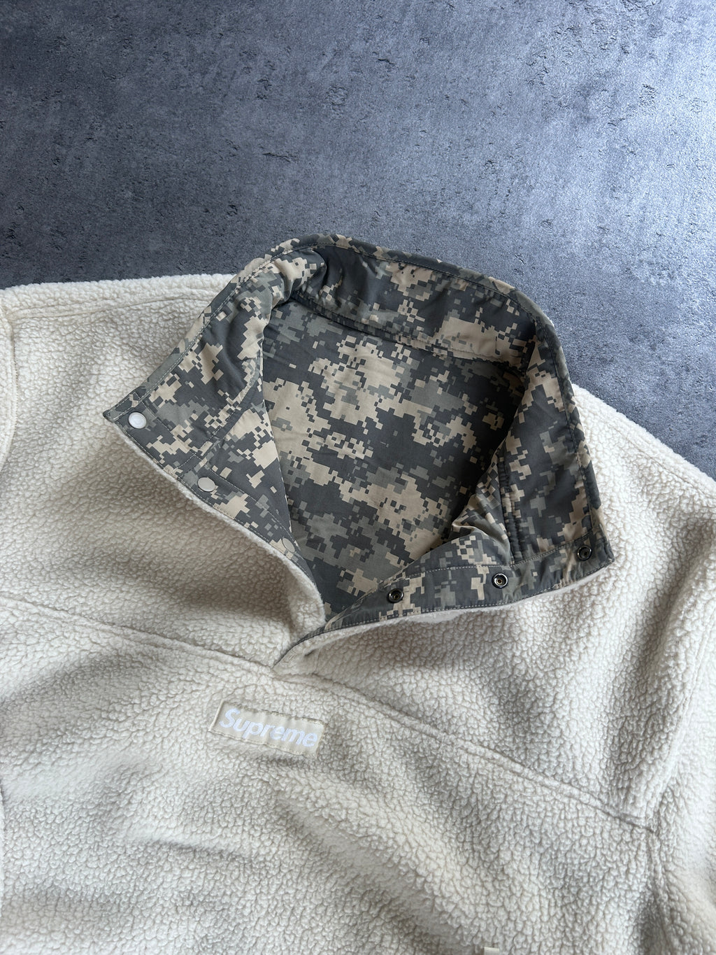 SUPREME POLARTECH SHEARLING REVERSIBLE PULLOVER (L/XL)