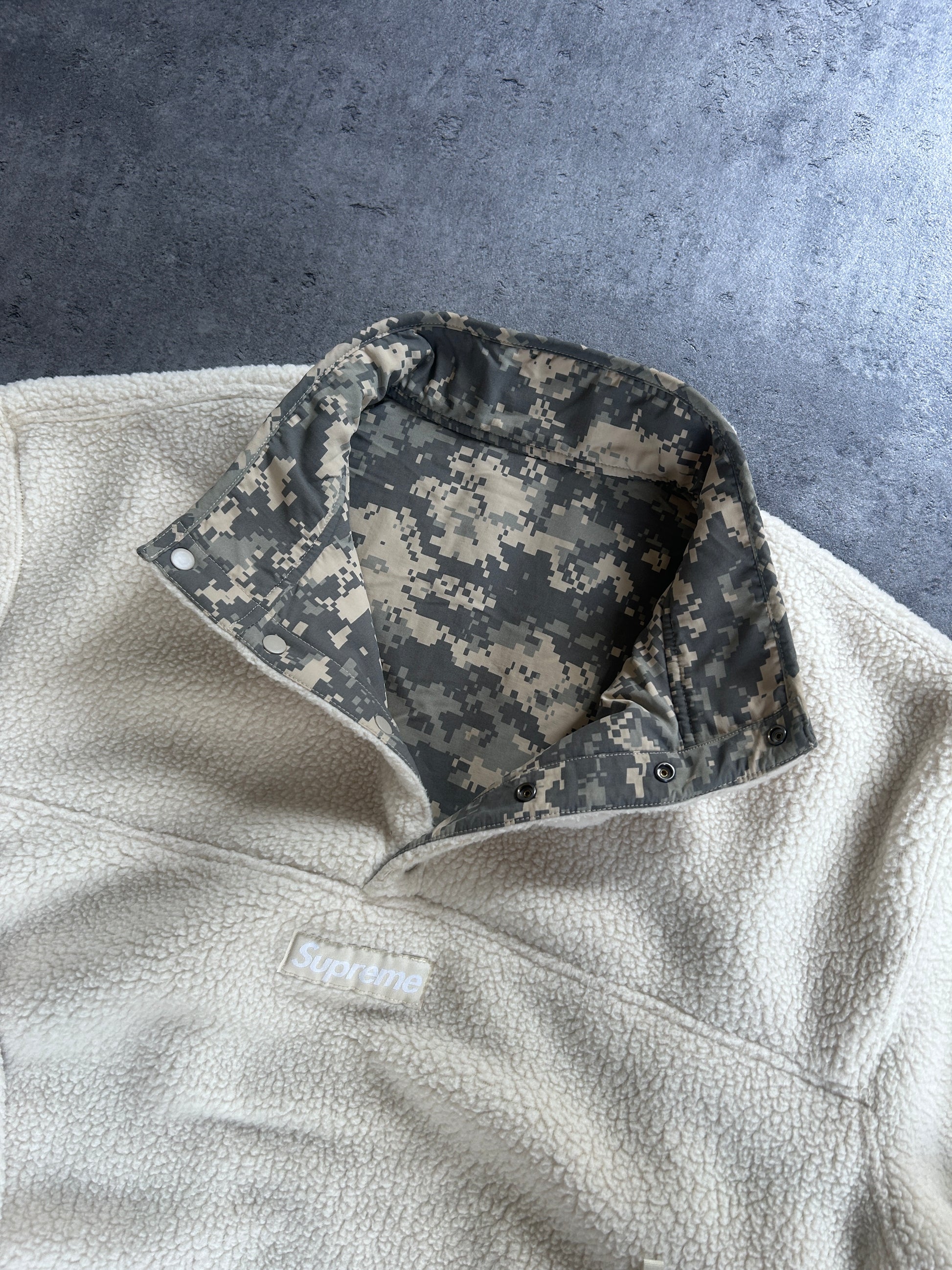 SUPREME POLARTECH SHEARLING REVERSIBLE PULLOVER (L/XL)