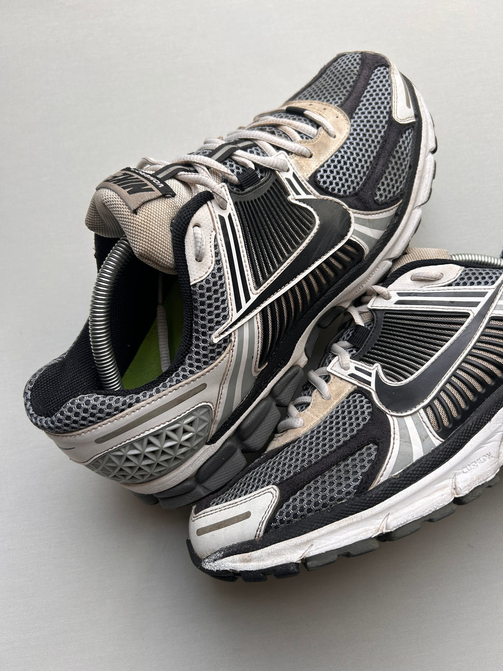NIKE VOMERO 5 “BLACK/GREY/WHITE” 45EU