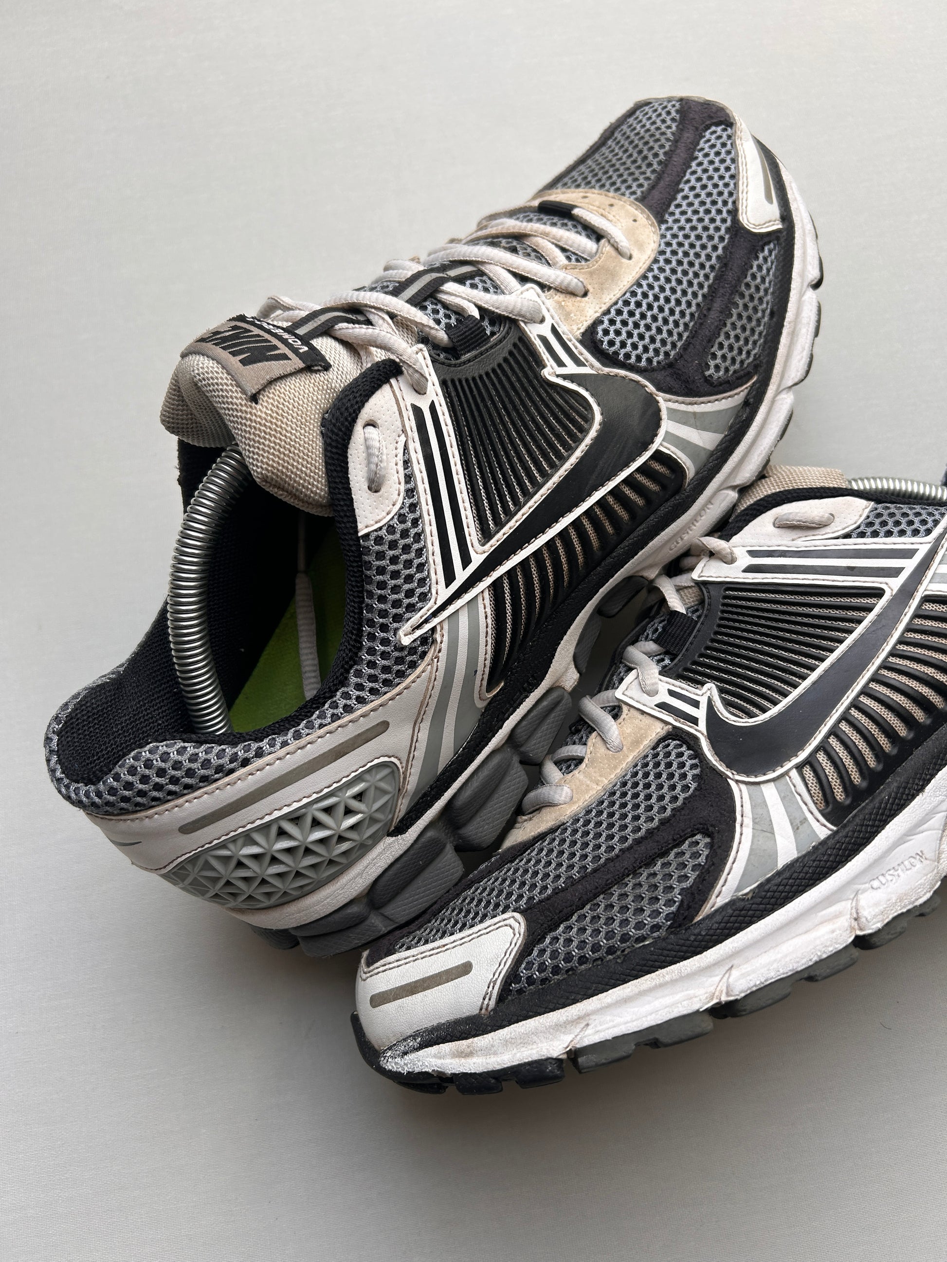 NIKE VOMERO 5 “BLACK/GREY/WHITE” 45EU