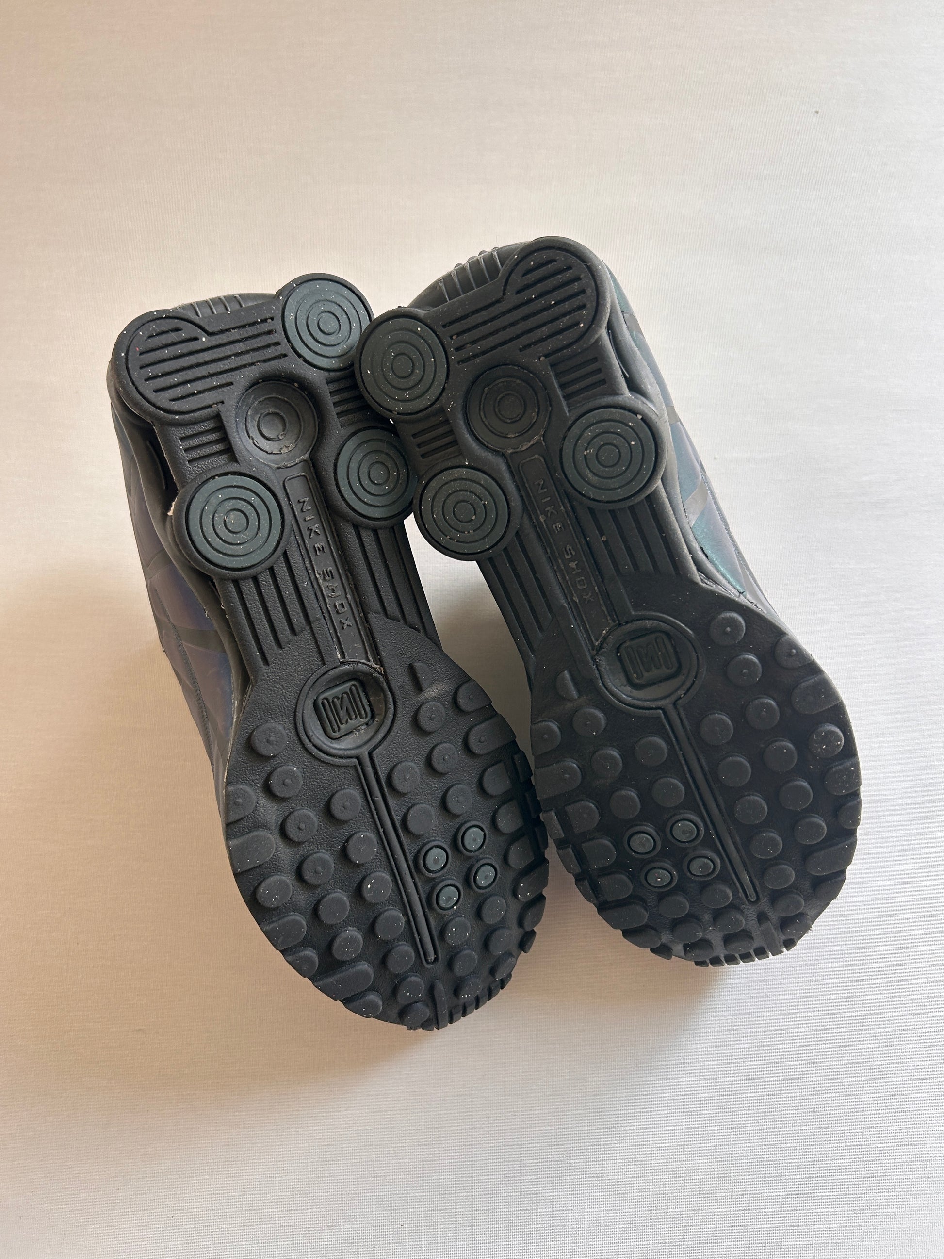 NIKE SHOX R4 REFLECTIVE SE (39EU)