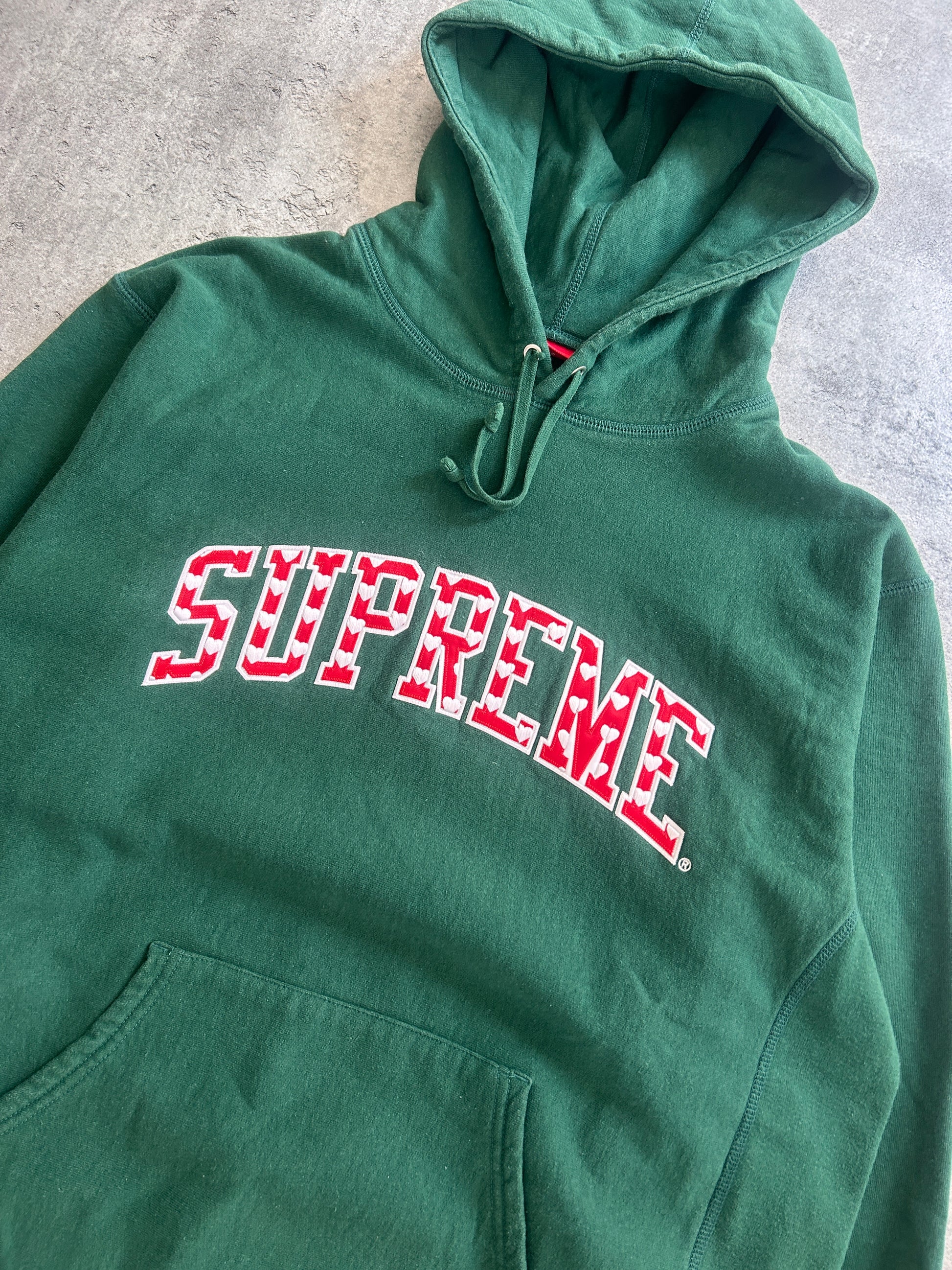 SUPREME HEARTS ARC HOODIE (L)