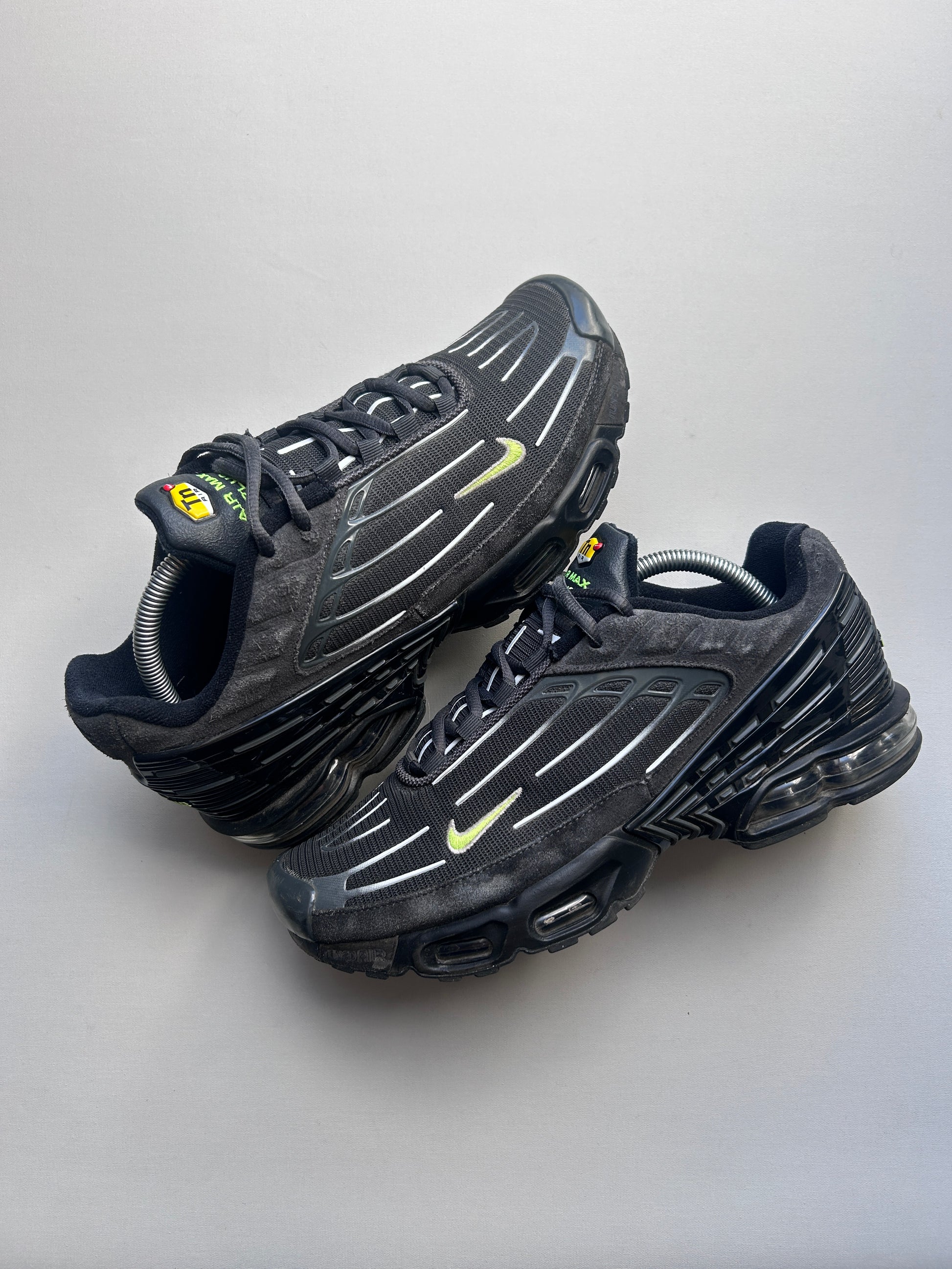 AIR MAX PLUS 3 “BLACK/NEON” 42,5EU