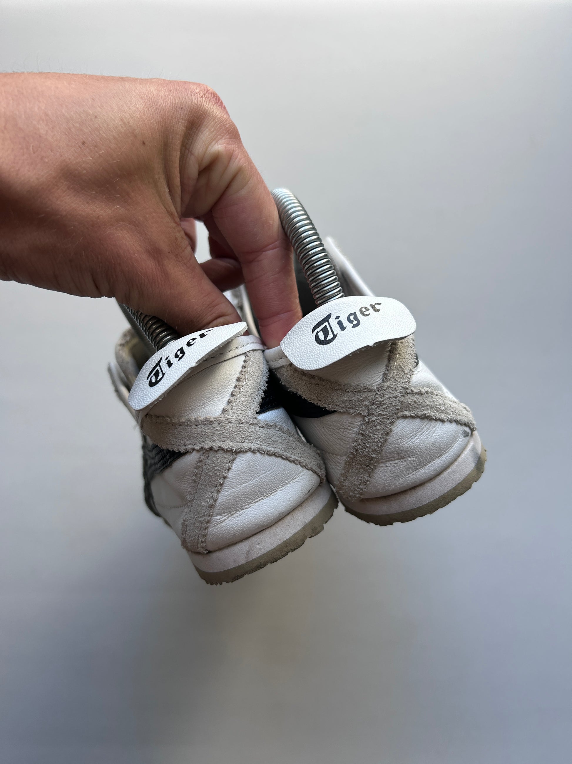ASICS ONITSUKA TIGER “WHITE/SILVER” 38EU