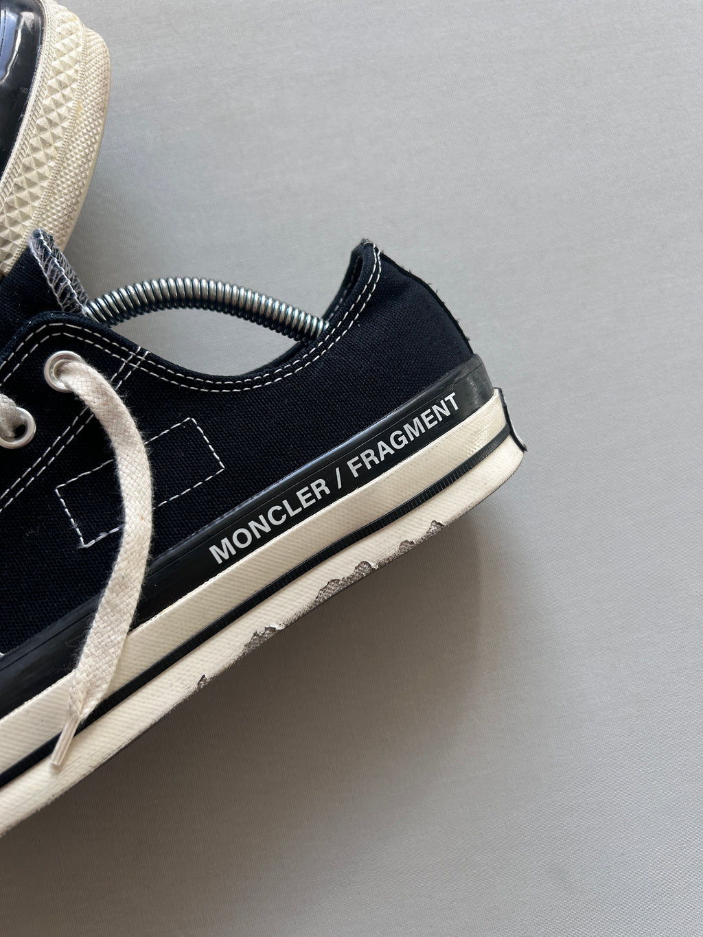 CONVERSE X MONCLER / FRAGMENT (42,5EU)