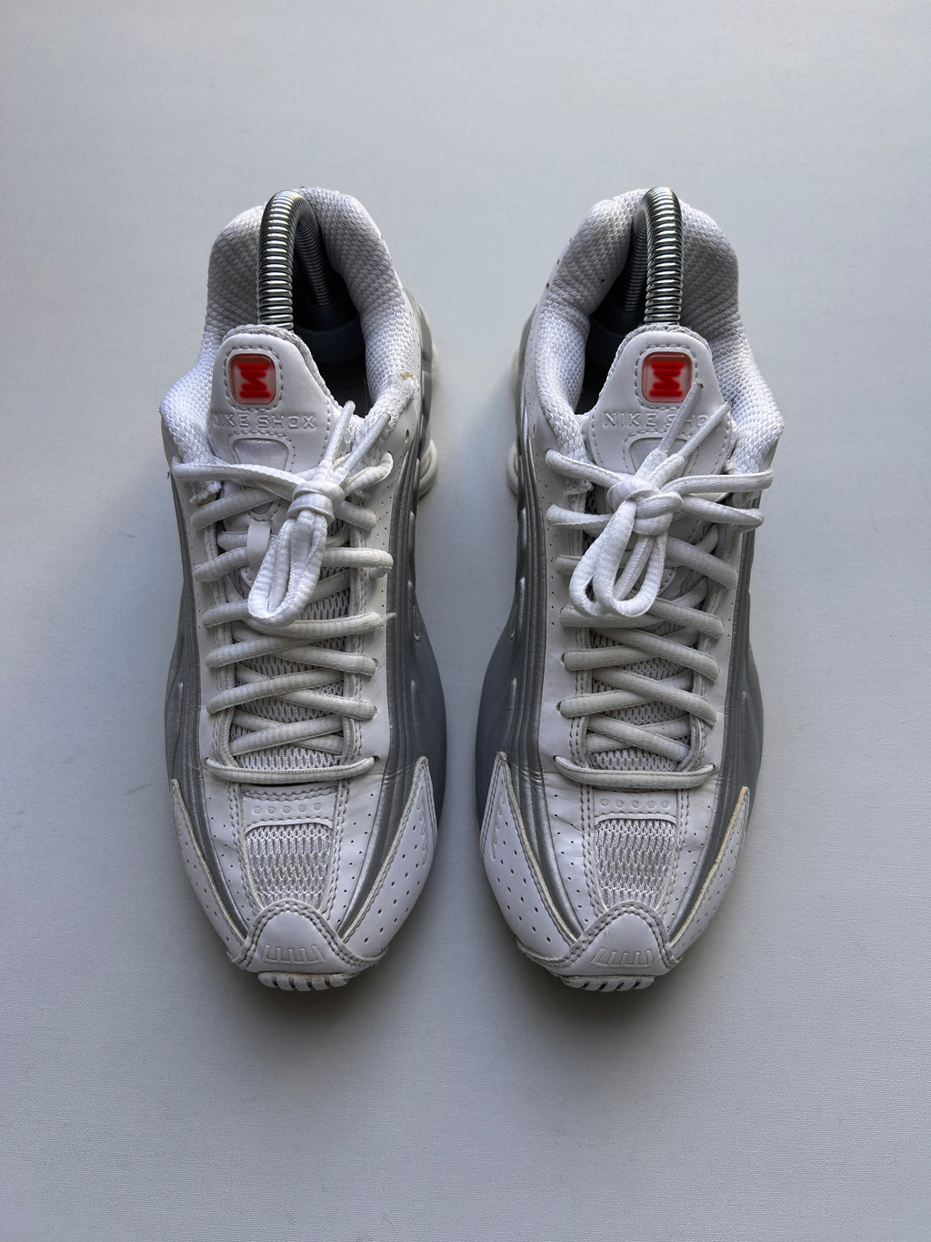 NIKE SHOX R4 “WHITE METTALIC” 37,5EU