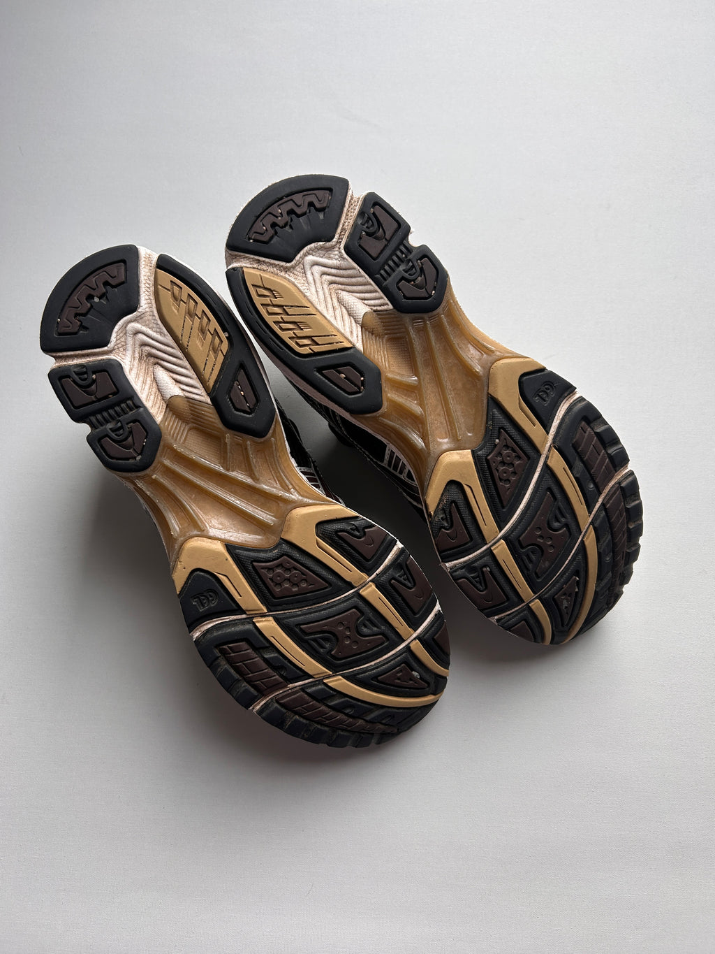 ASICS GEL KAYANO 14 “SILVER/BROWN” 44EU