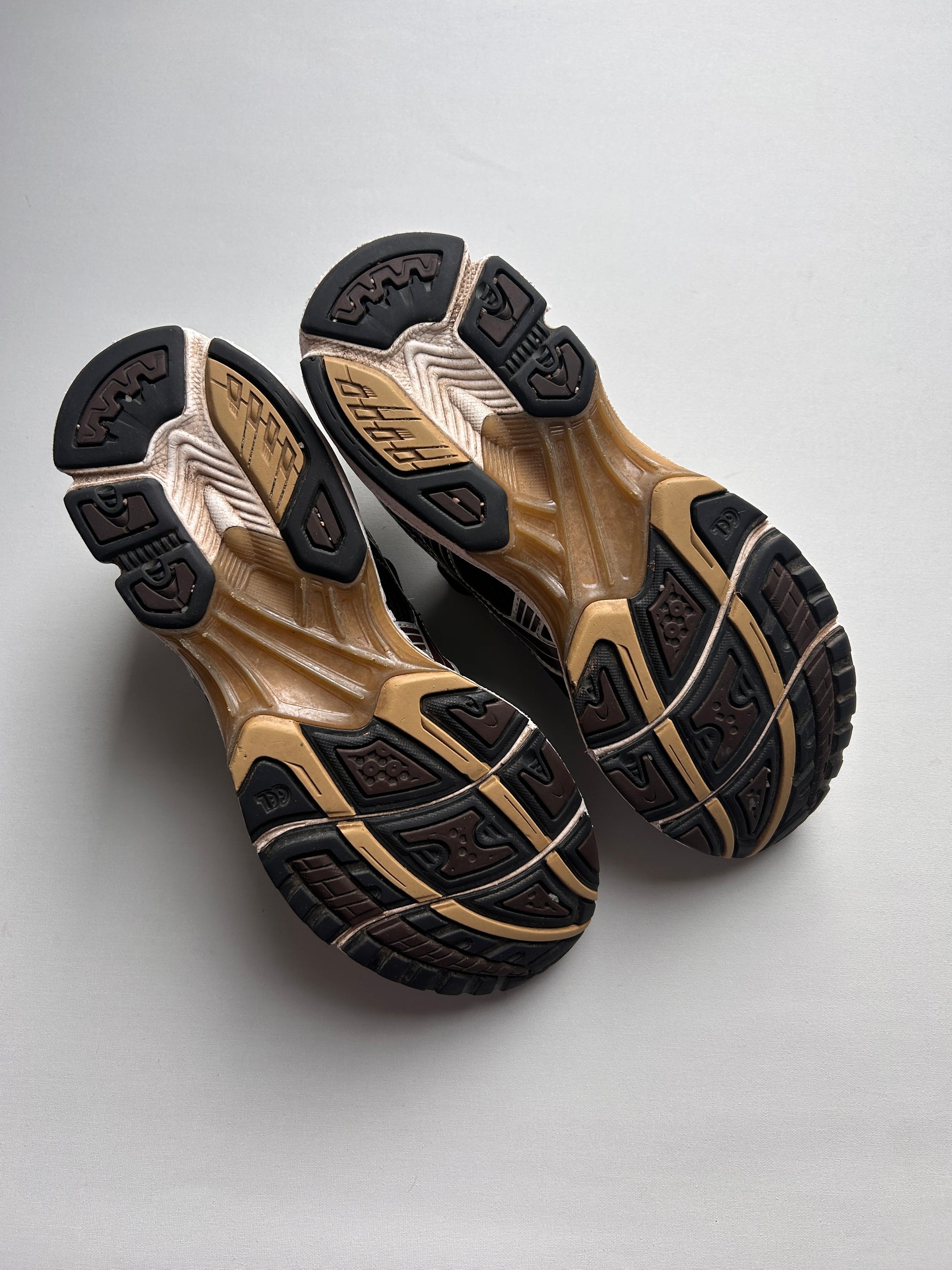ASICS GEL KAYANO 14 “SILVER/BROWN” 44EU