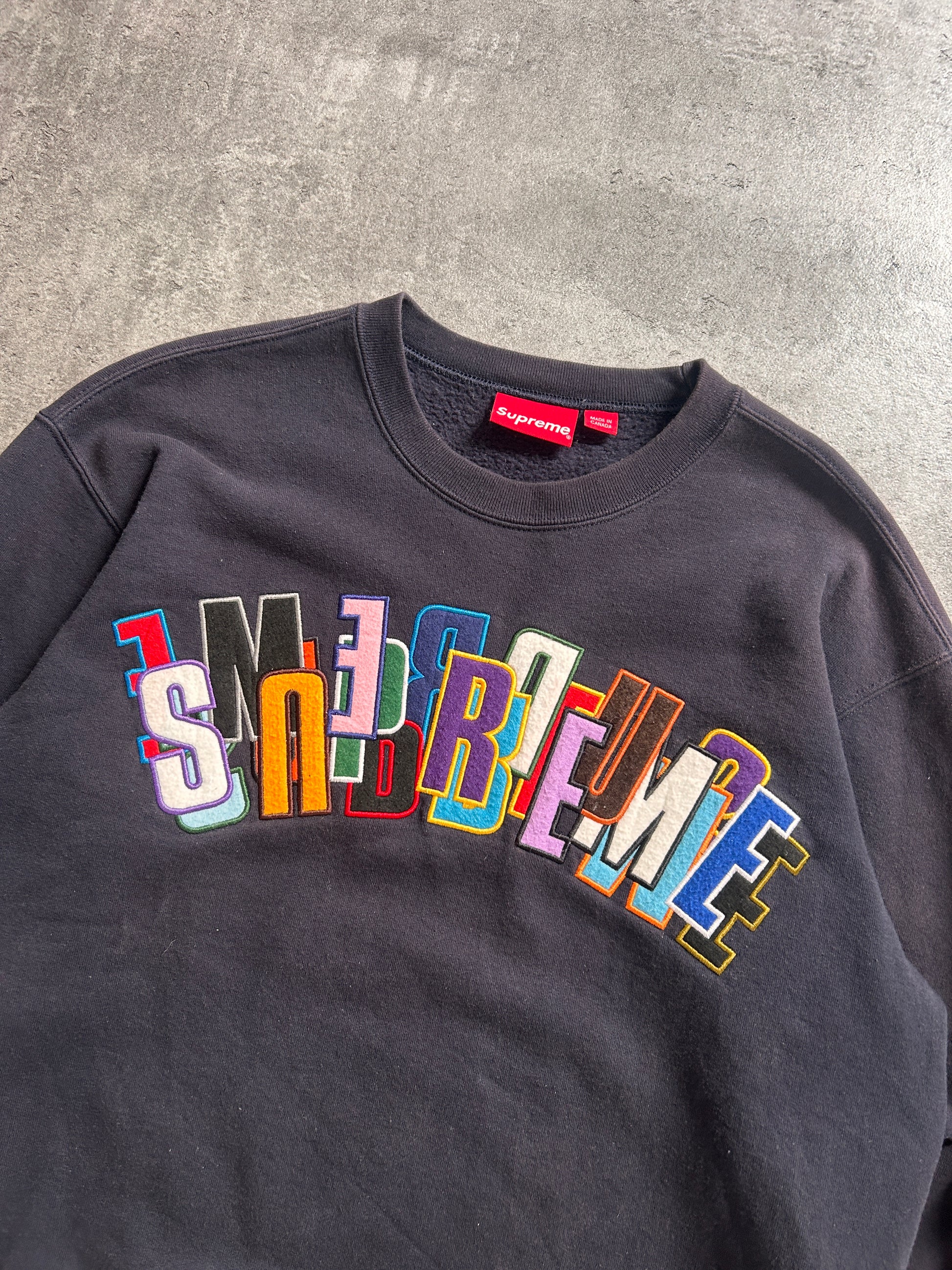 SUPREME STACKED CREWNECK NAVY (S)