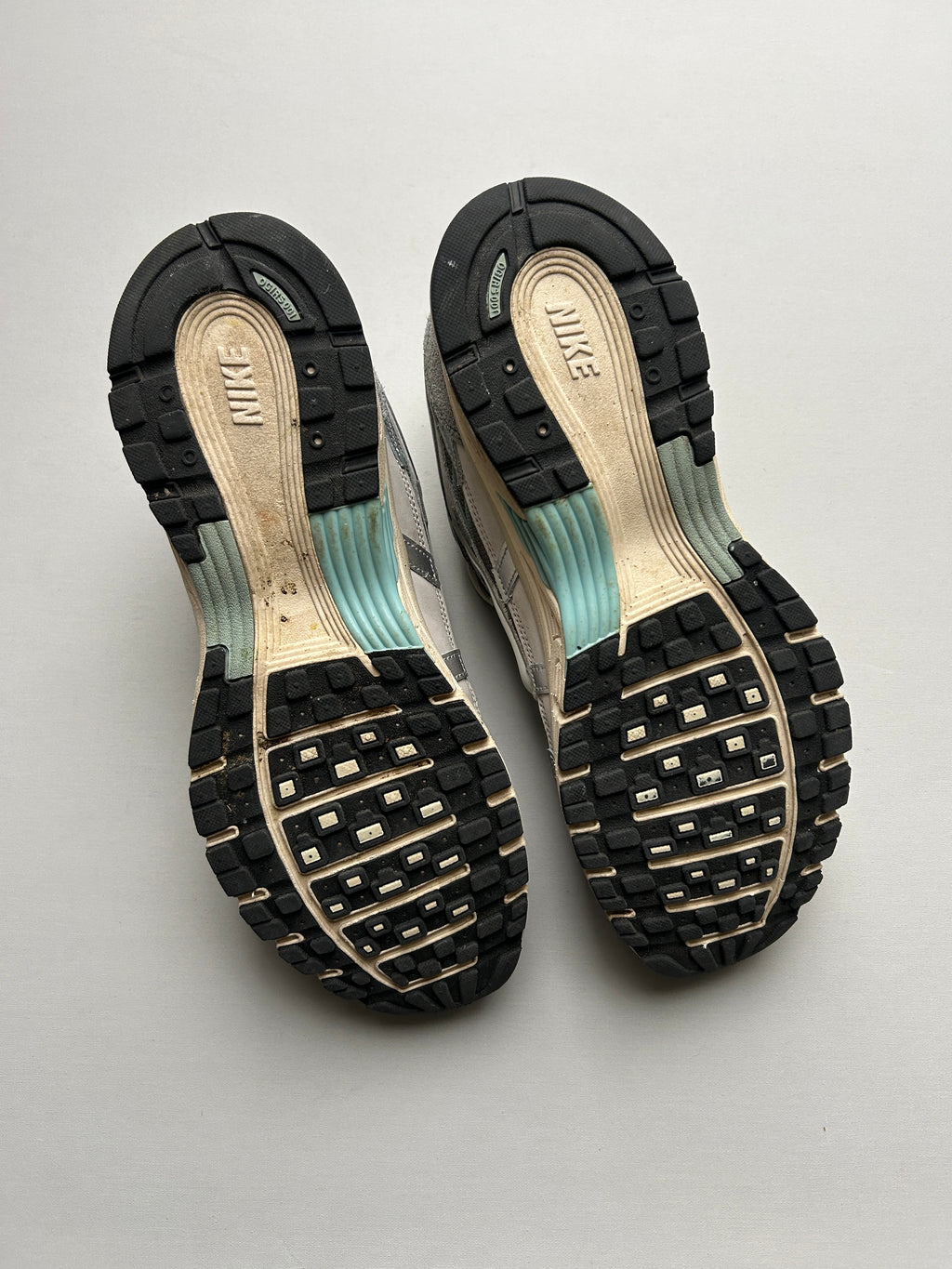 NIKE P6000 “FLAT PEWTER” 45EU