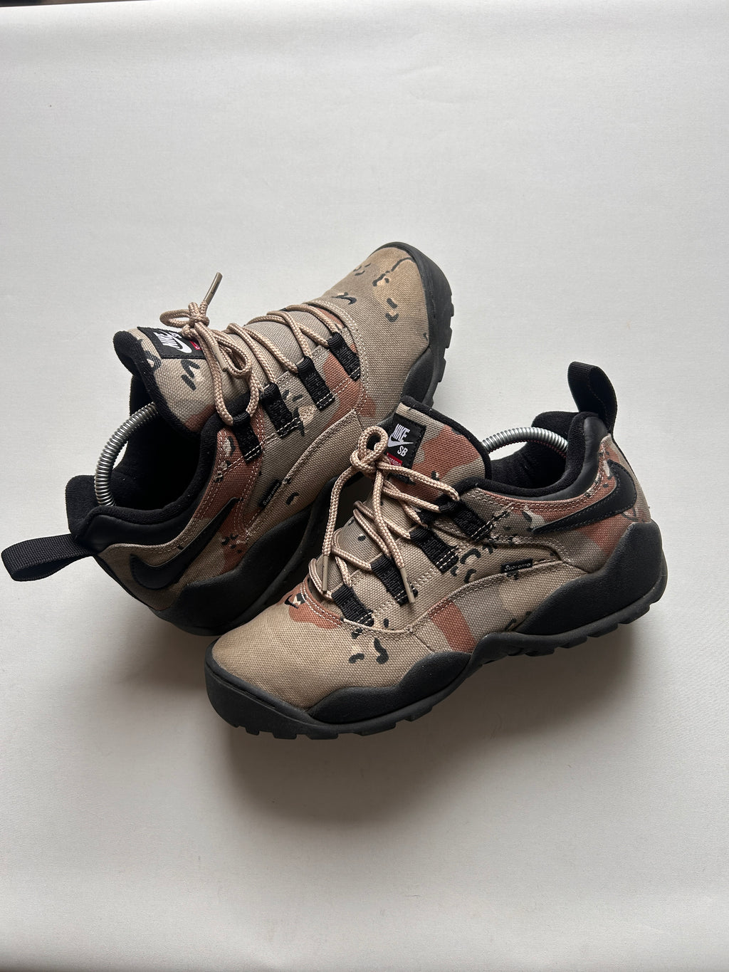 NIKE SB DARWIN X SUPREME (43EU)