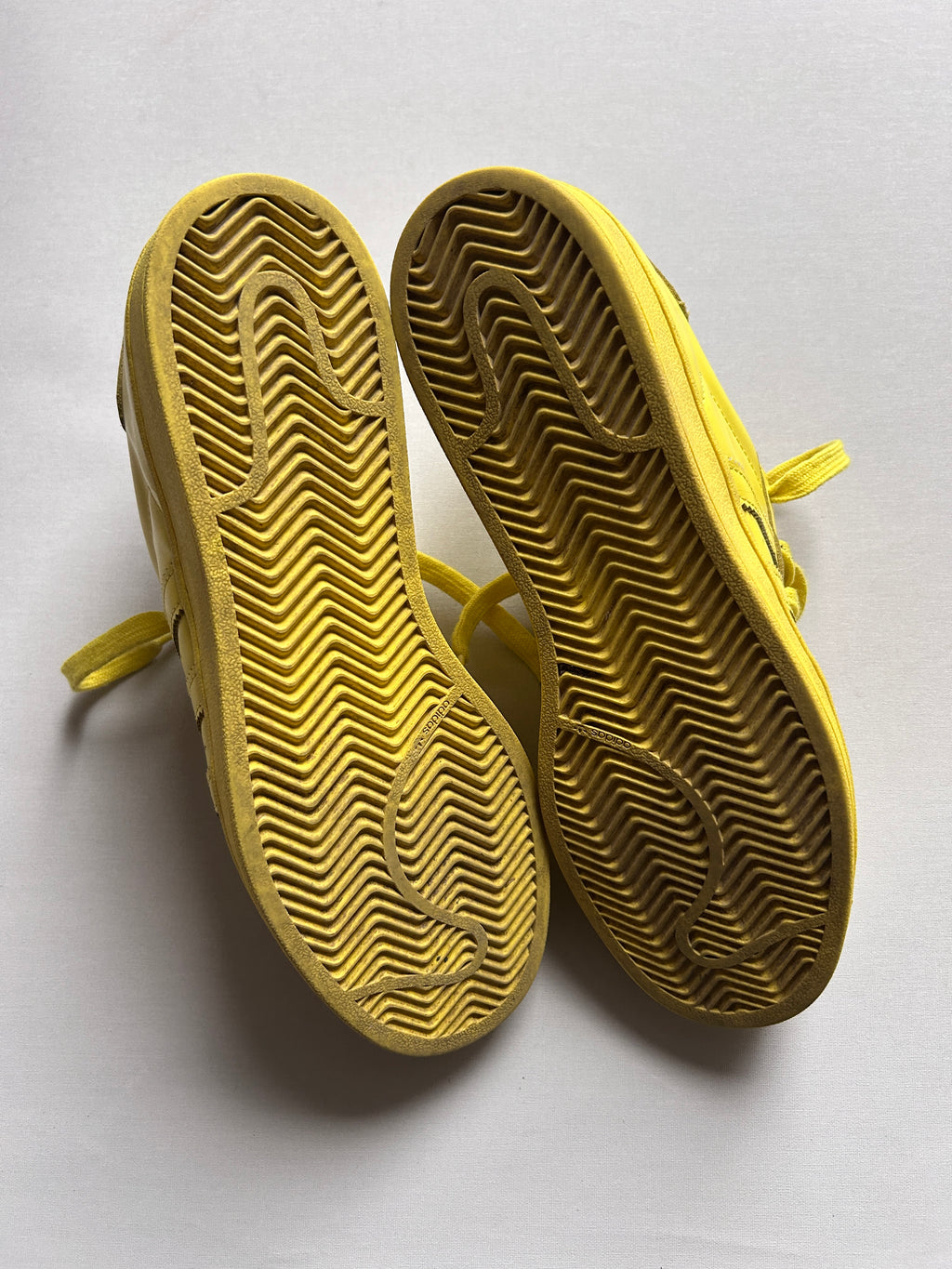 ADIDAS SUPERSTAR X PHARELL “YELLOW” (42,5EU)