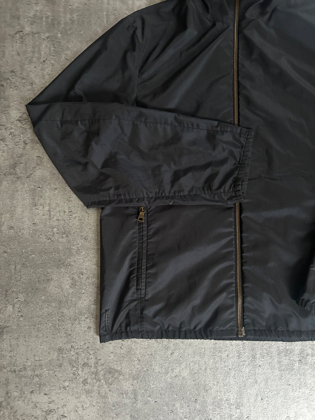 PRADA NYLON WINDBREAKER (M)